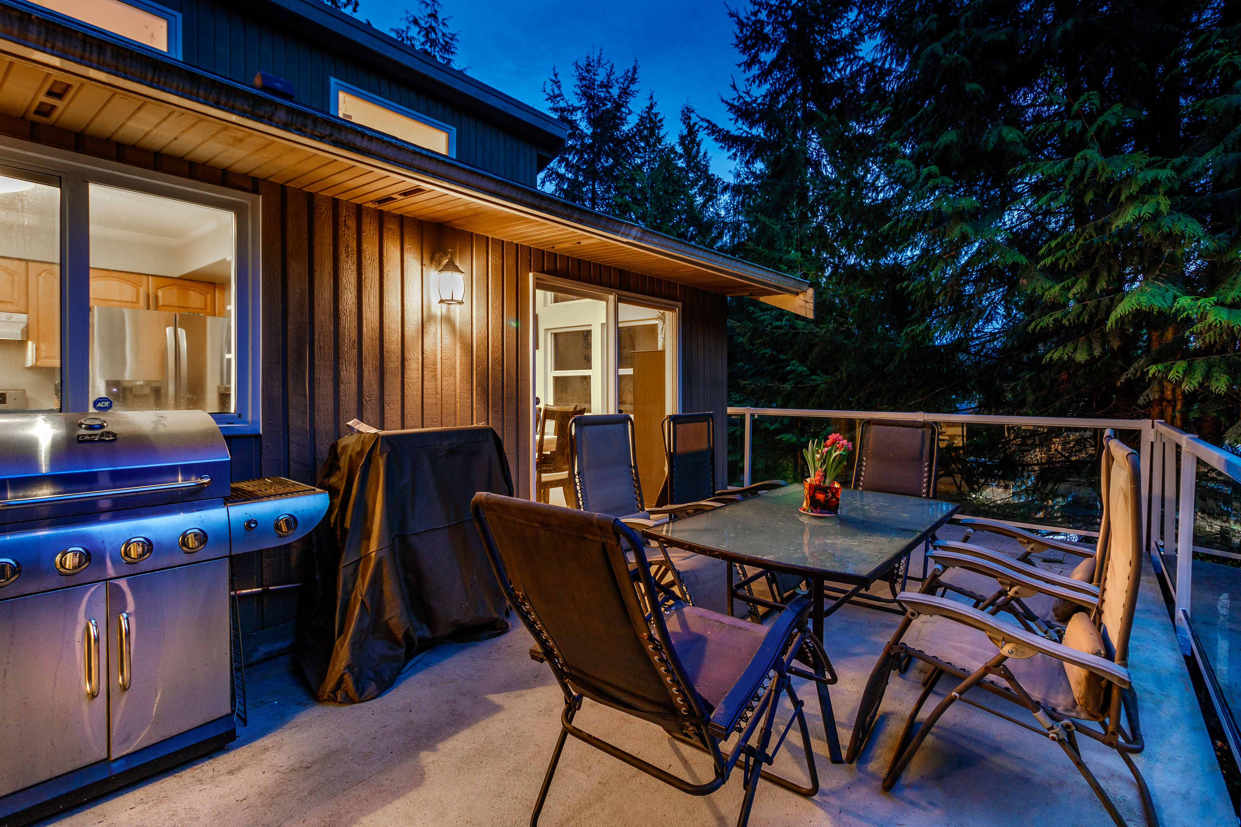 5692 White Pine Lane, North Vancouver 28