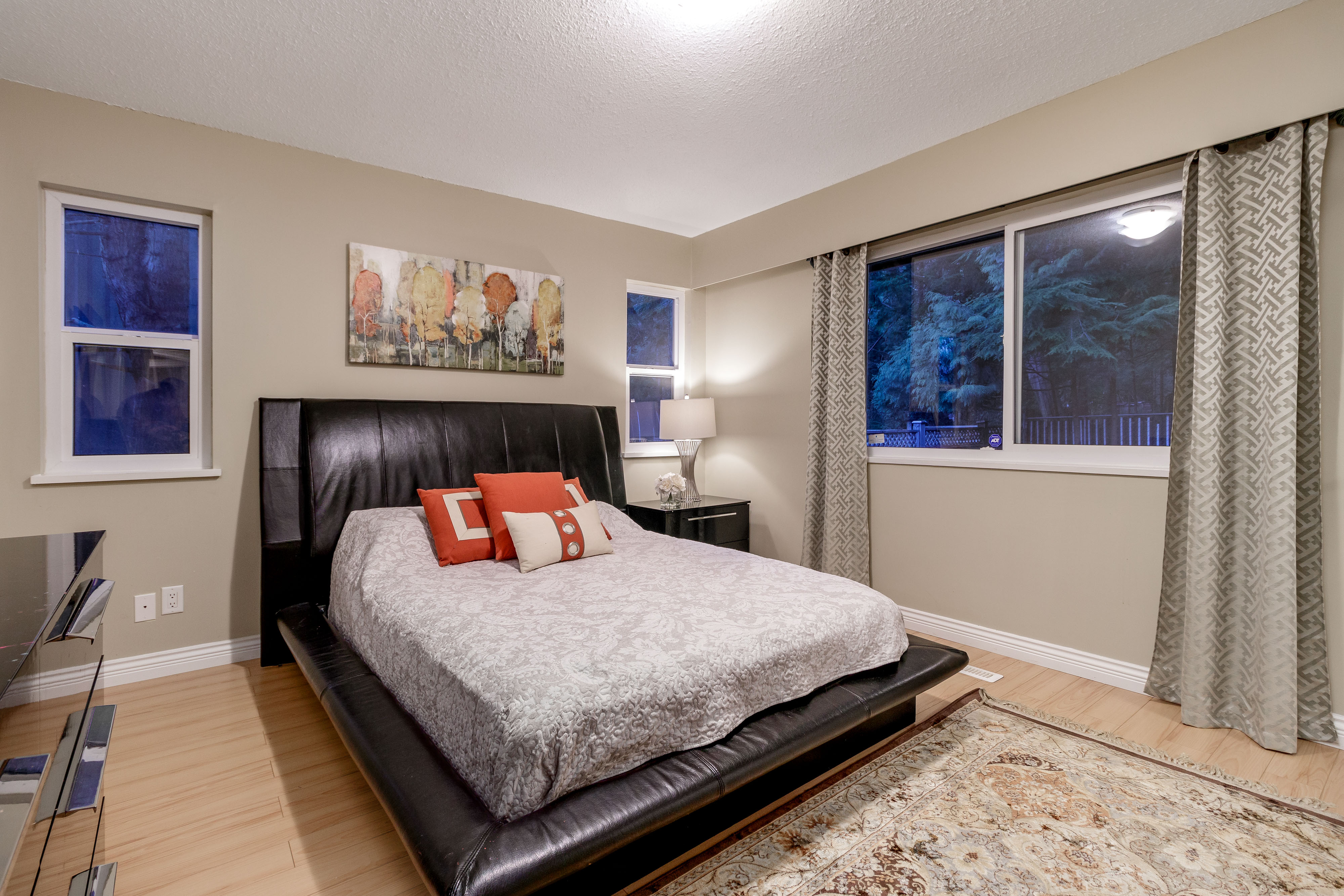 5692 White Pine Lane, North Vancouver 29