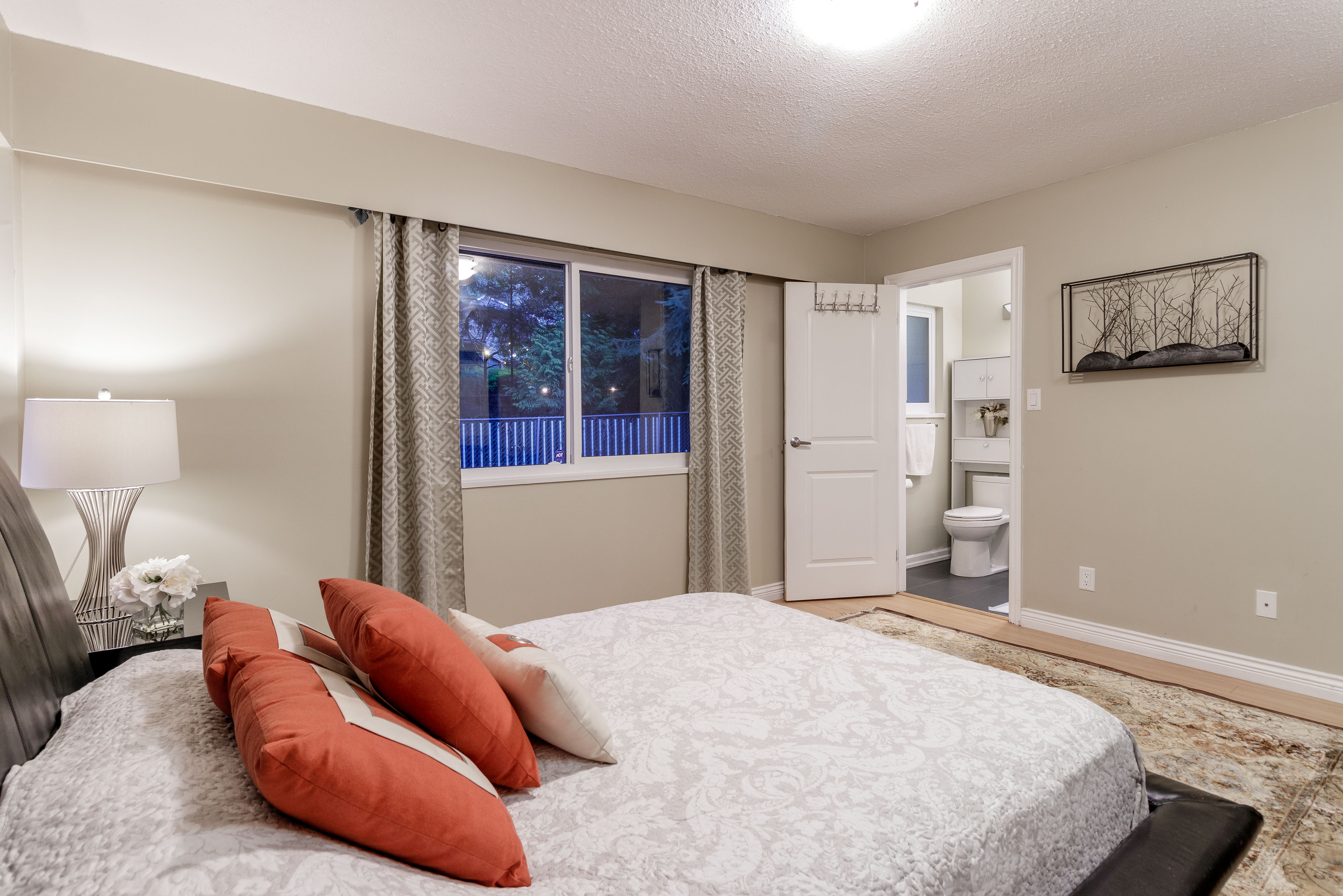5692 White Pine Lane, North Vancouver 31