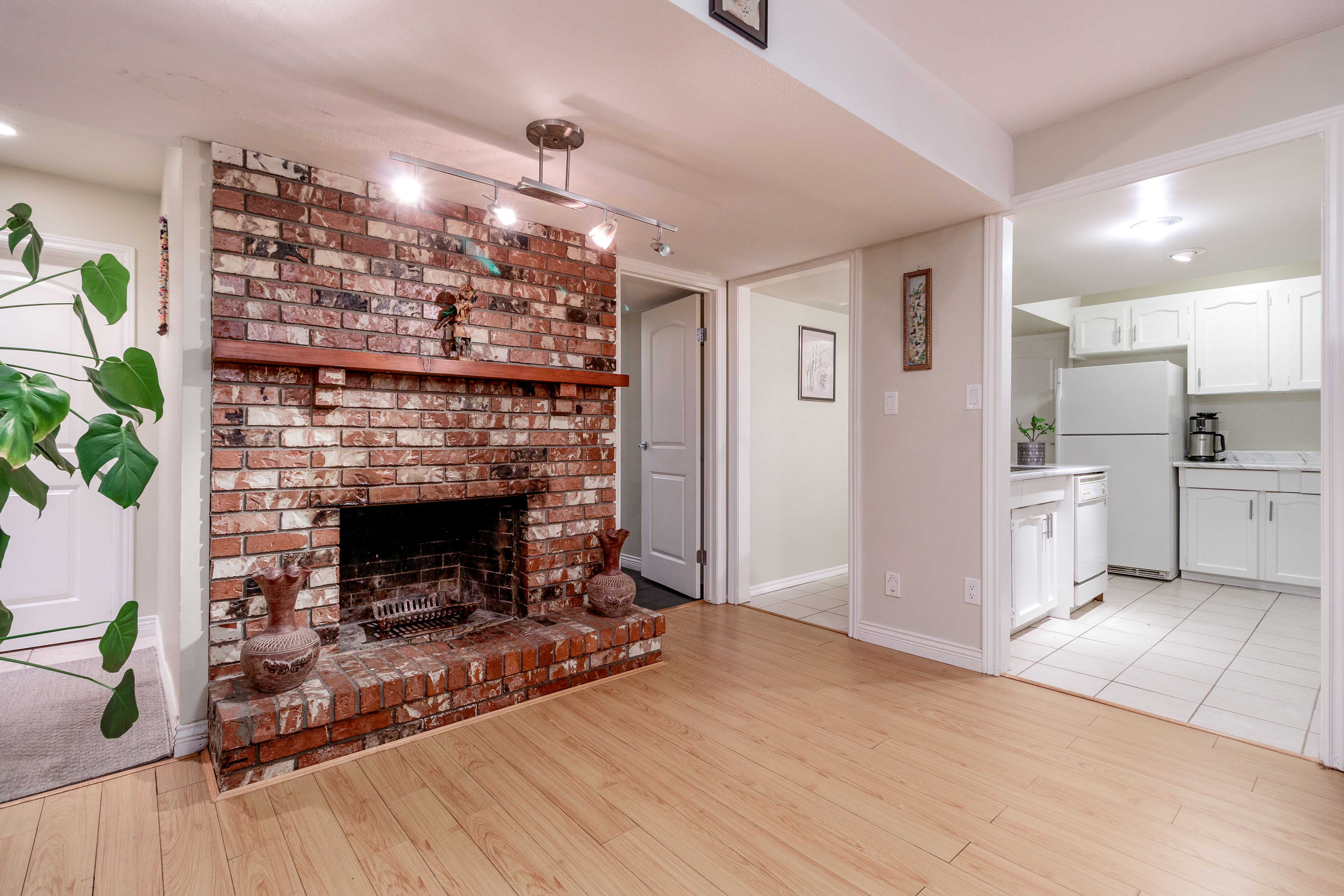 5692 White Pine Lane, North Vancouver 37