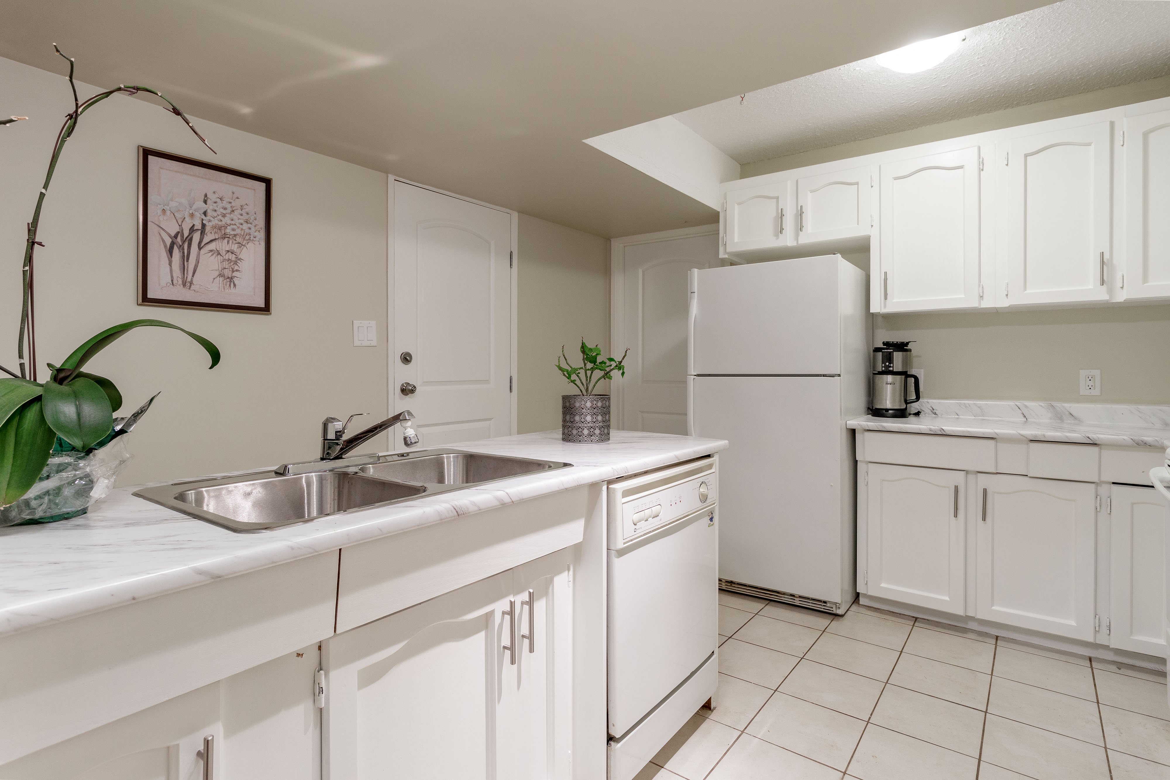 5692 White Pine Lane, North Vancouver 38