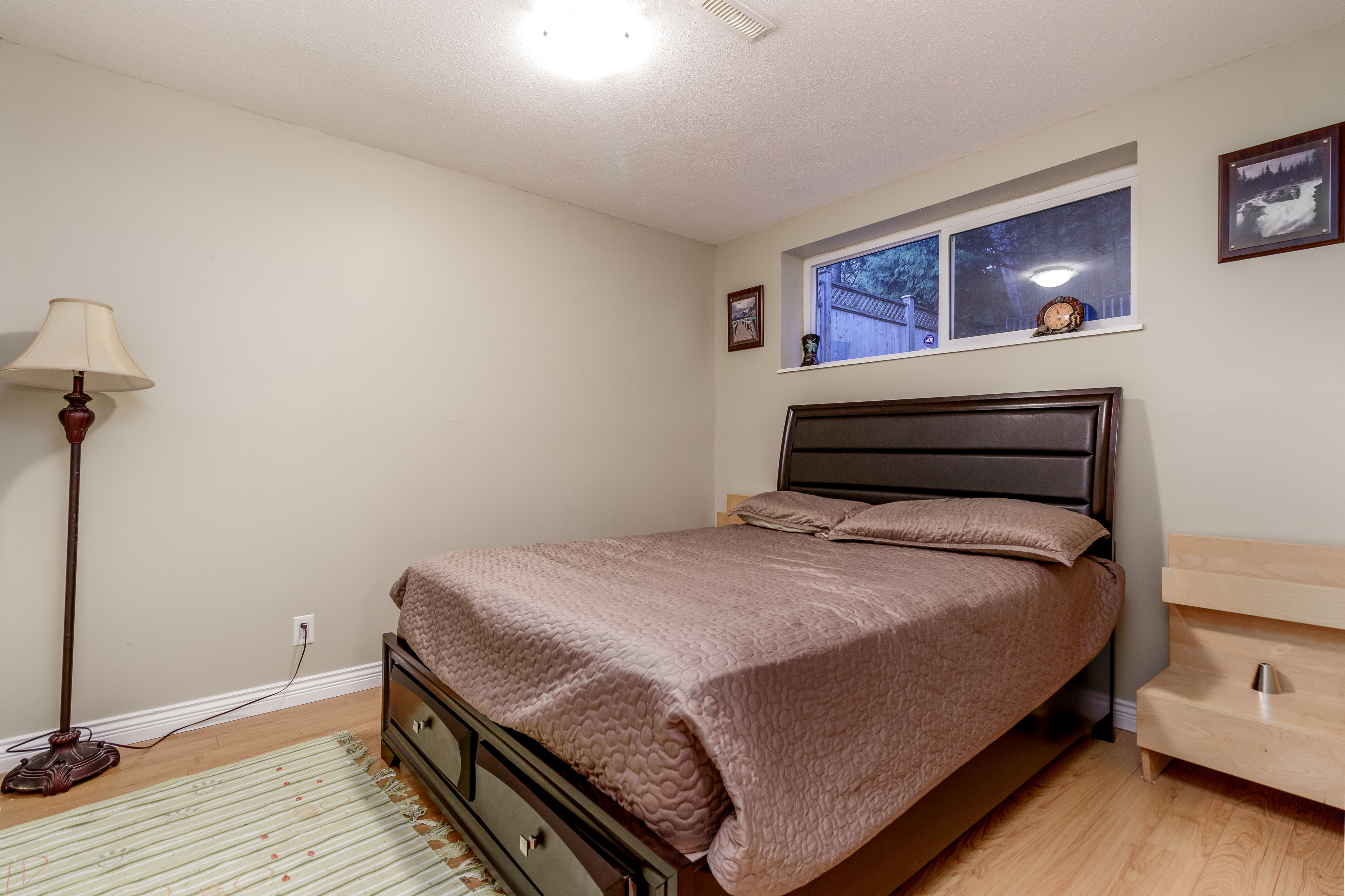 5692 White Pine Lane, North Vancouver 40