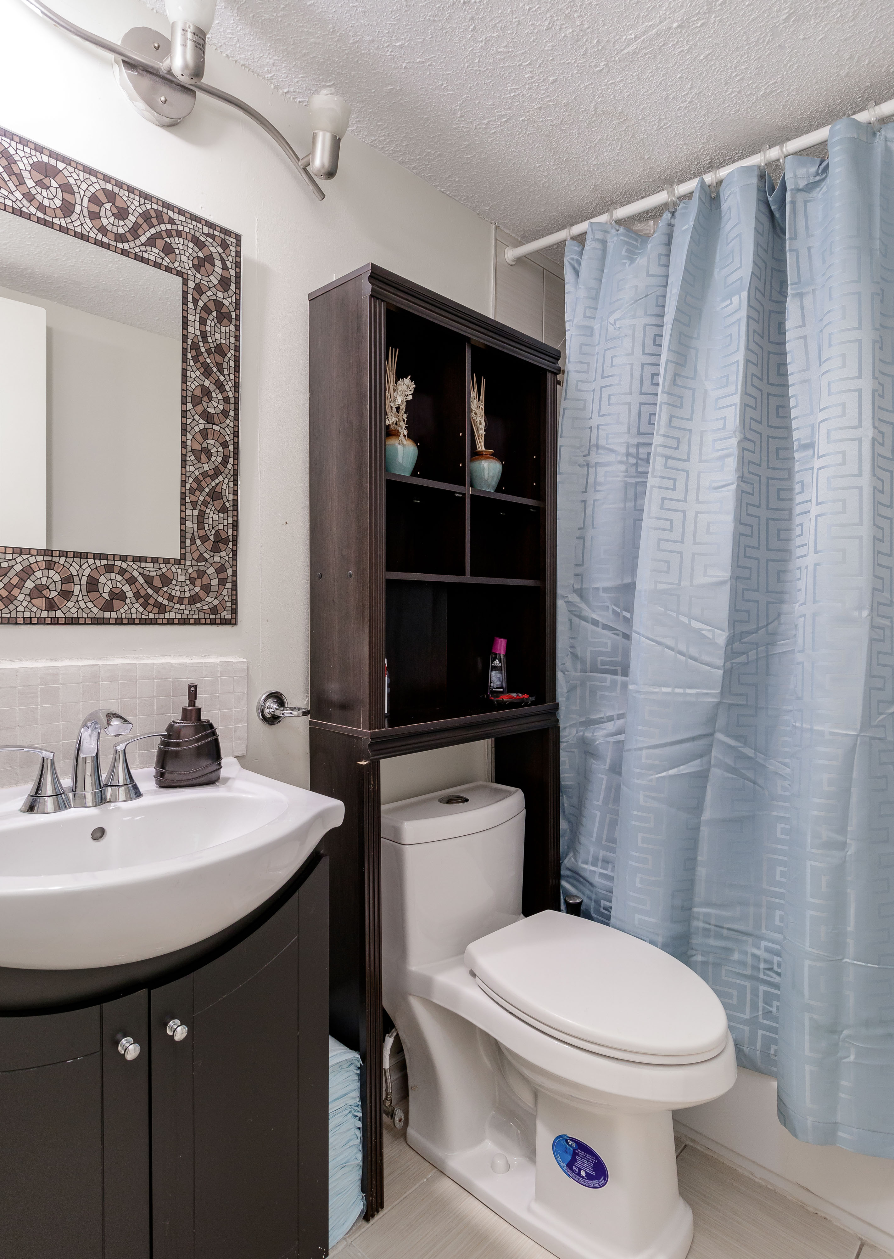 5692 White Pine Lane, North Vancouver 41