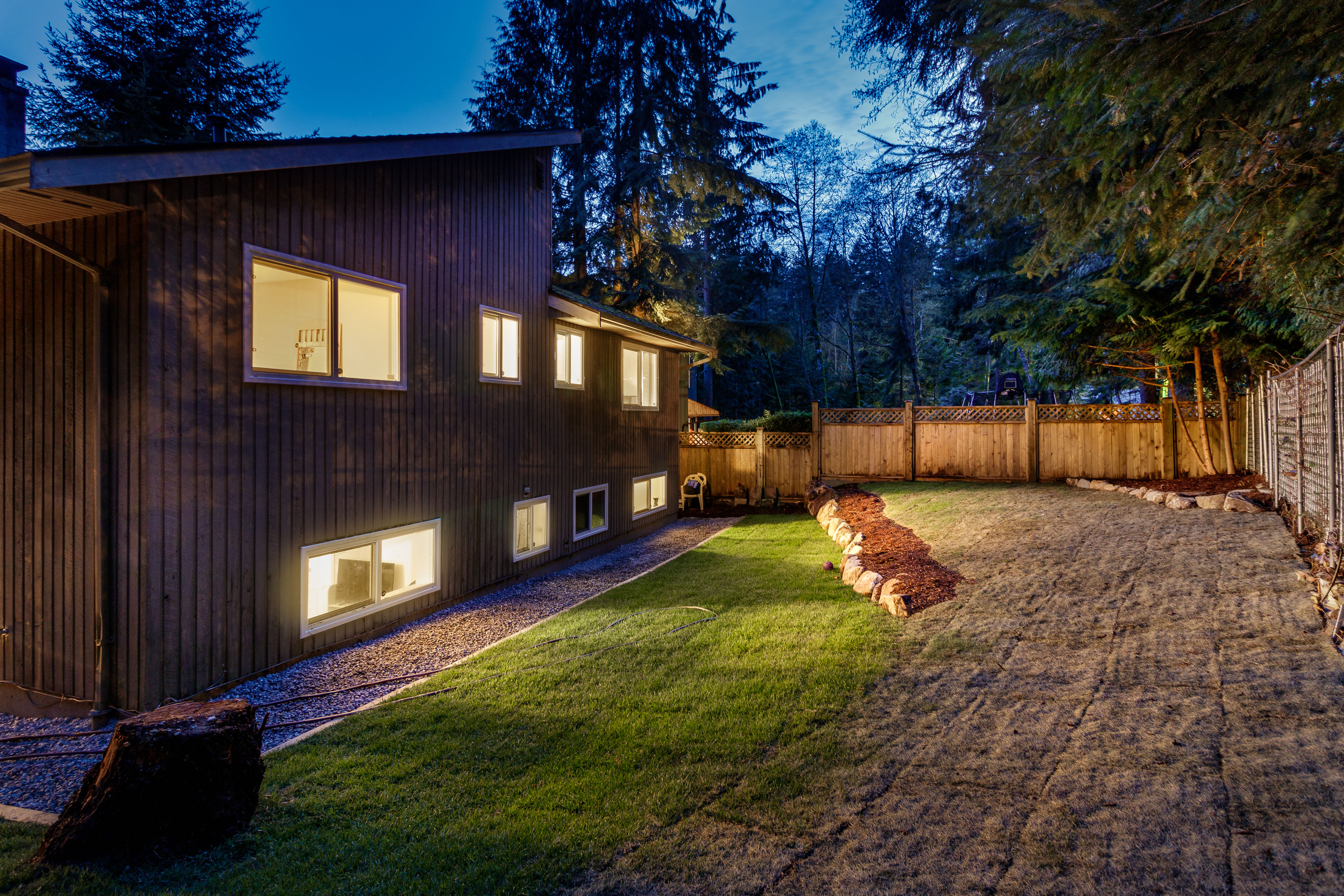 5692 White Pine Lane, North Vancouver 42