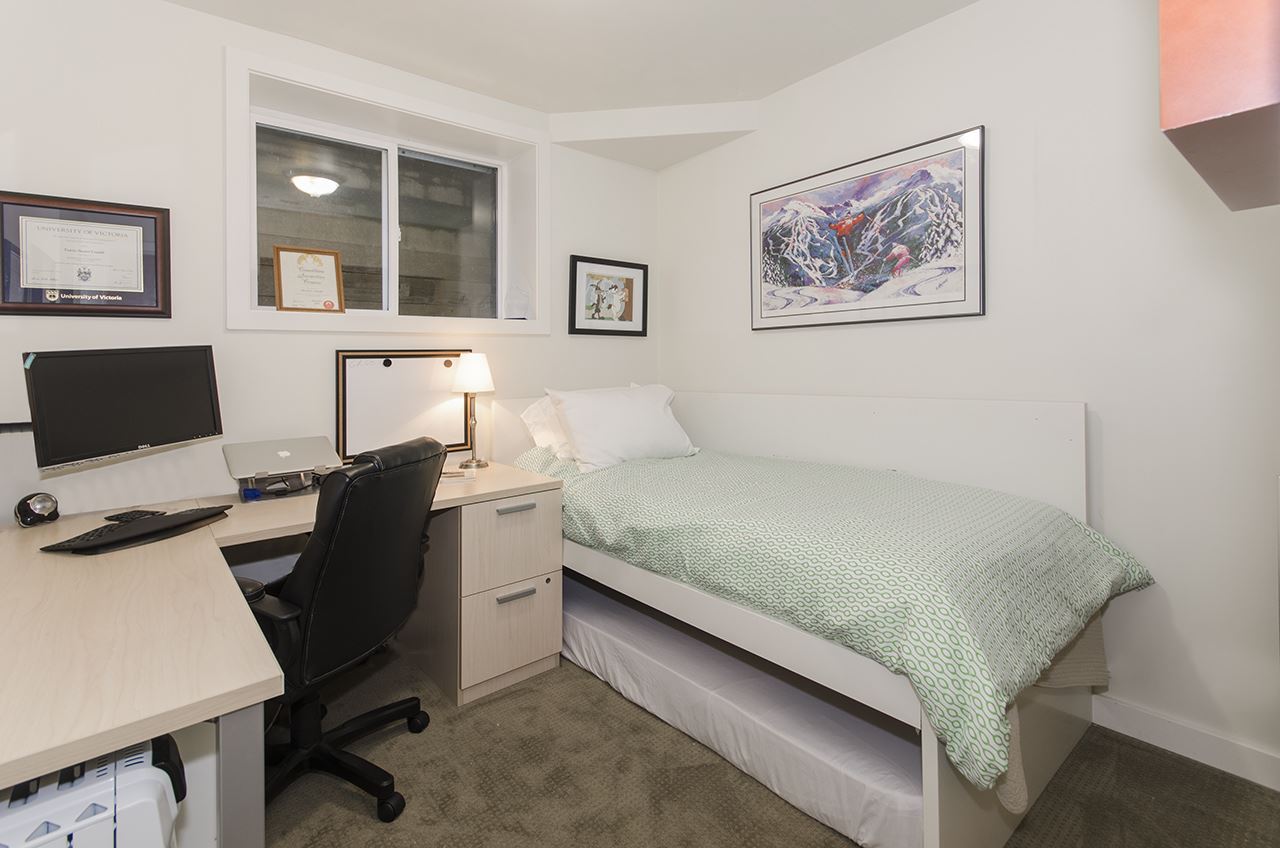 1057 Canyon Blvd, North Vancouver 14