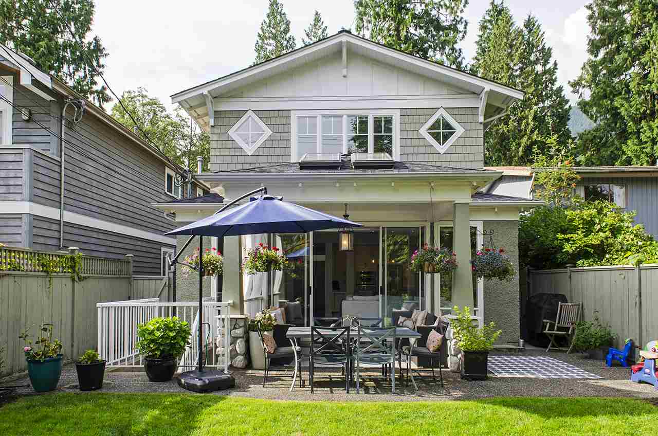 1057 Canyon Blvd, North Vancouver 4