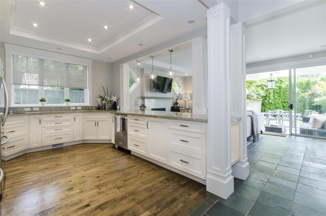 1057 Canyon Blvd, North Vancouver 9