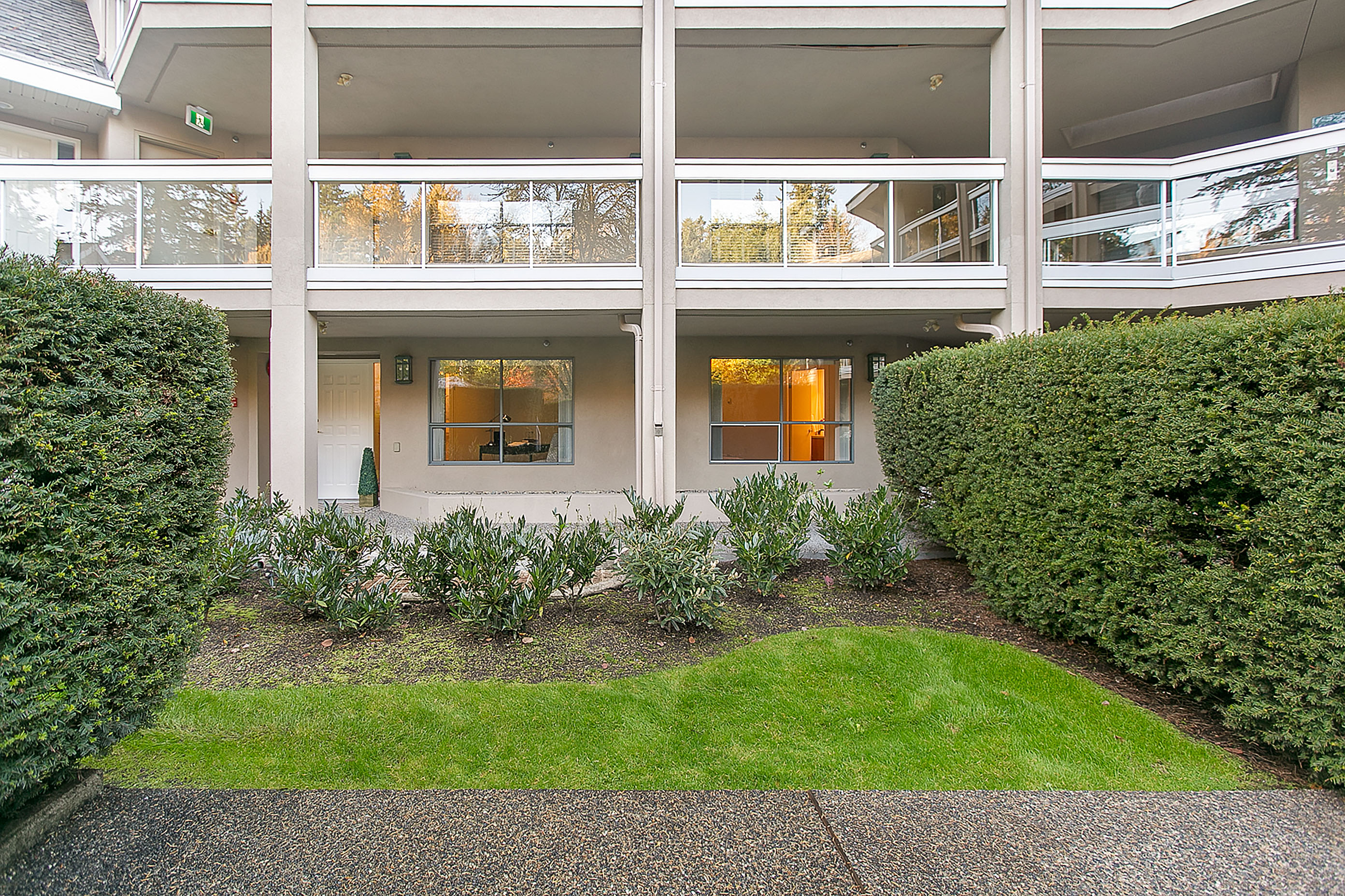 #102 - 3288 Capilano Crescent, North Vancouver 32