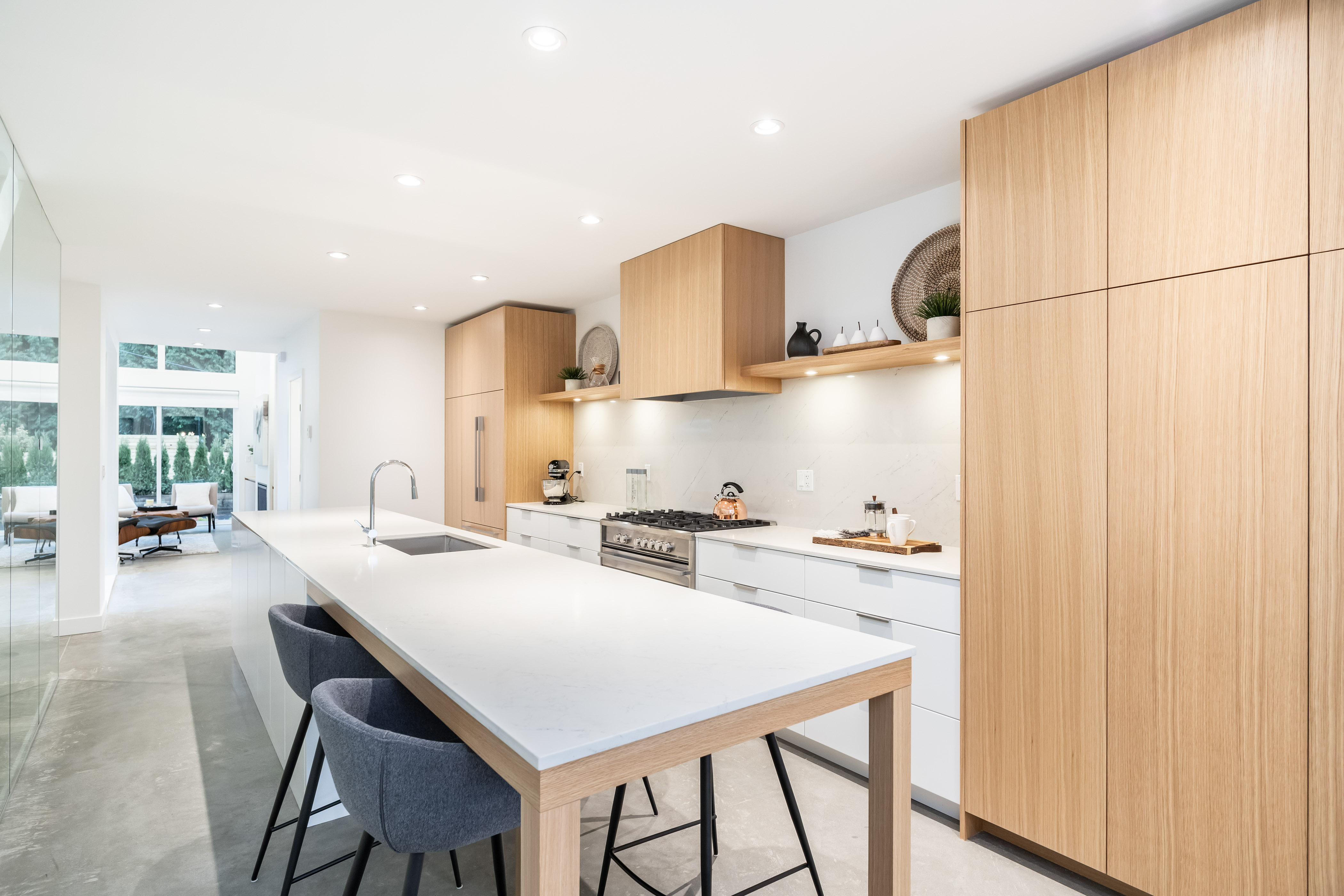 1032 Beaufort Road, North Vancouver 3