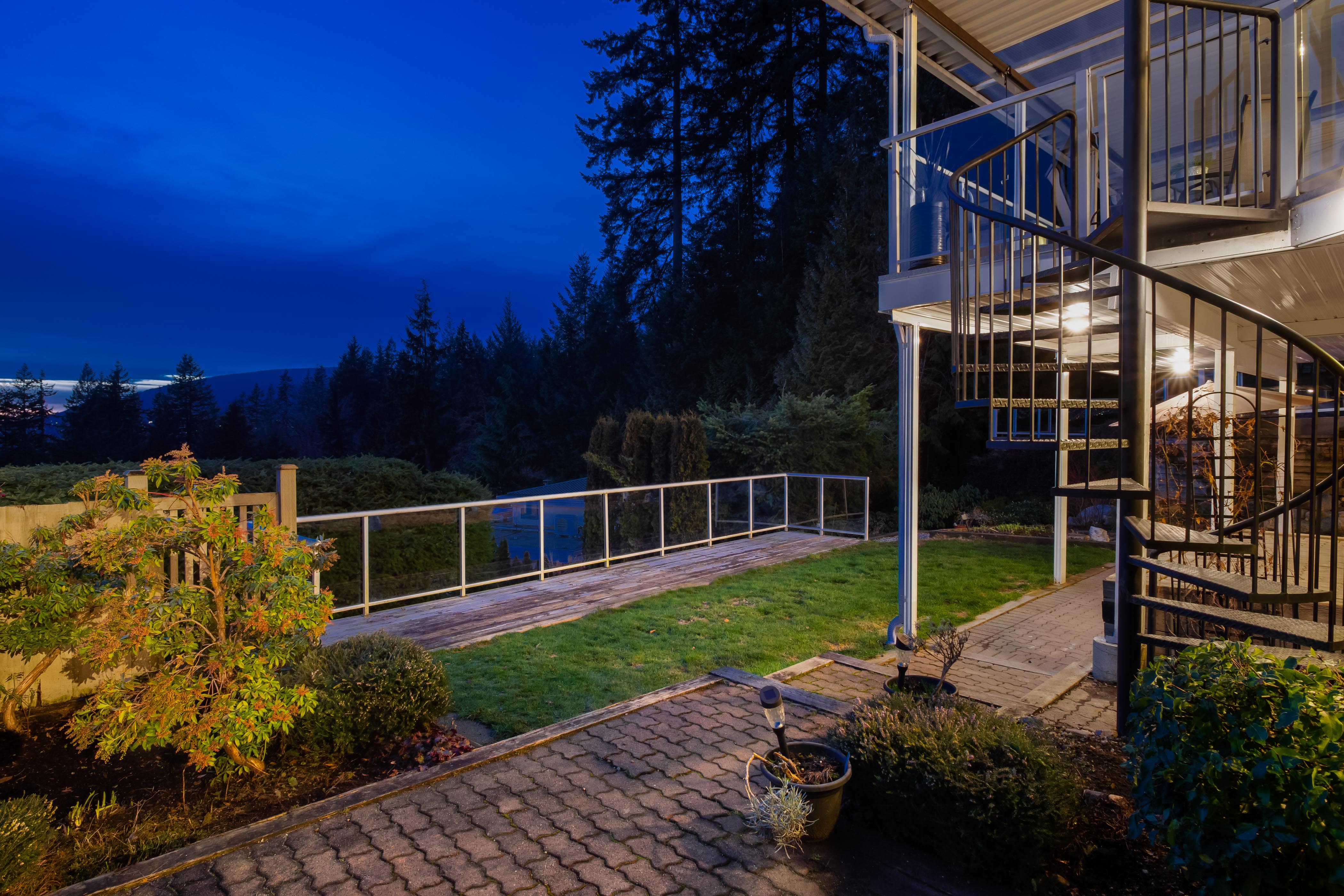 4275 St. Georges Ave, North Vancouver 45