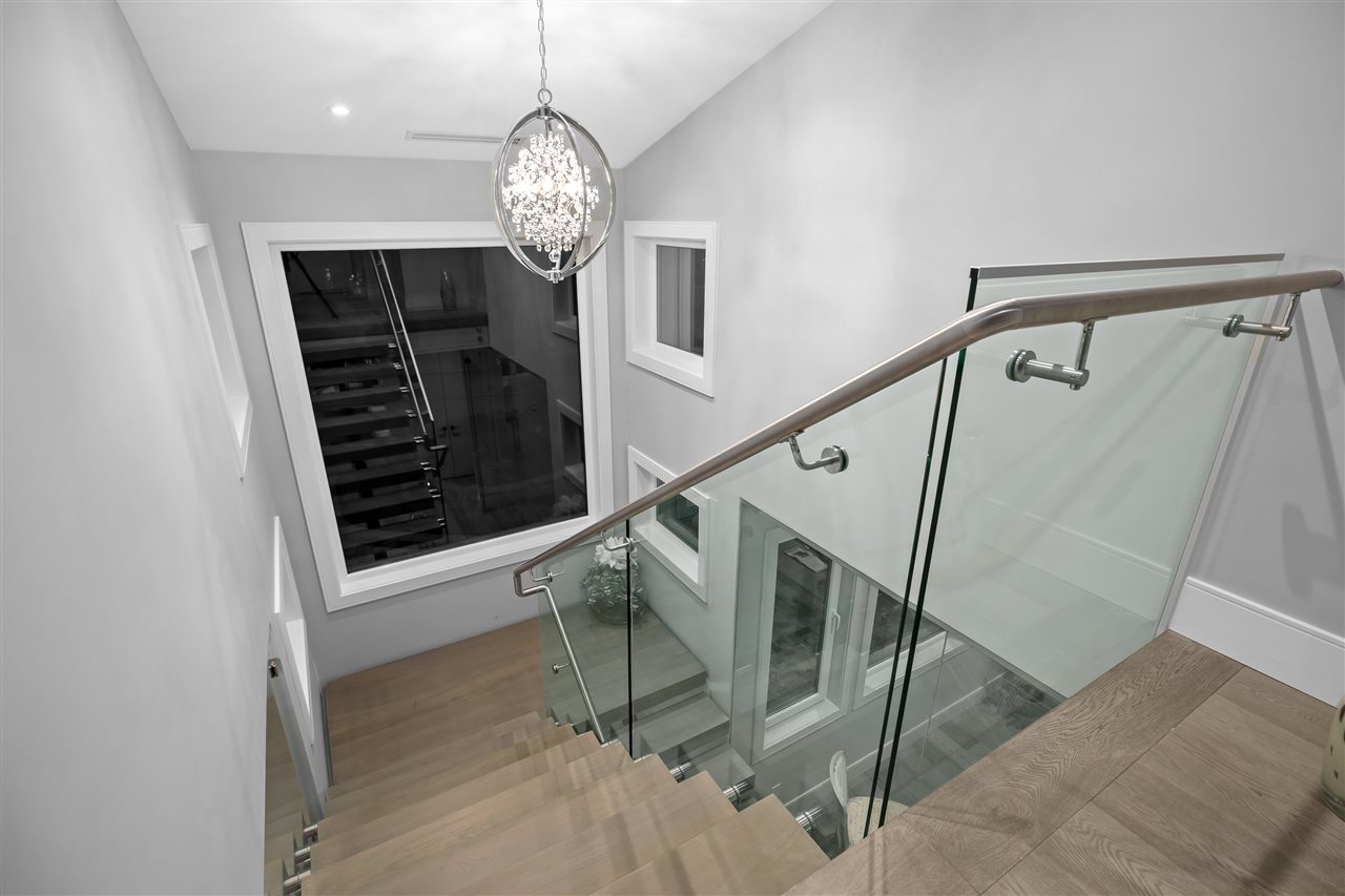 SOLD!! 968 Prospect Ave, North Vancouver 10