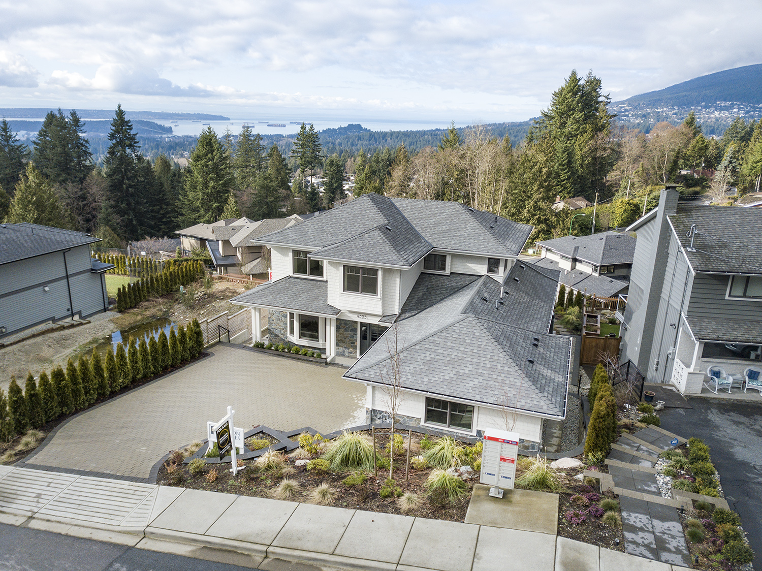4355 Starlight Way, North Vancouver 12