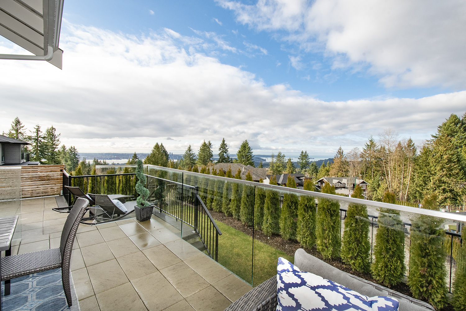 4355 Starlight Way, North Vancouver 32