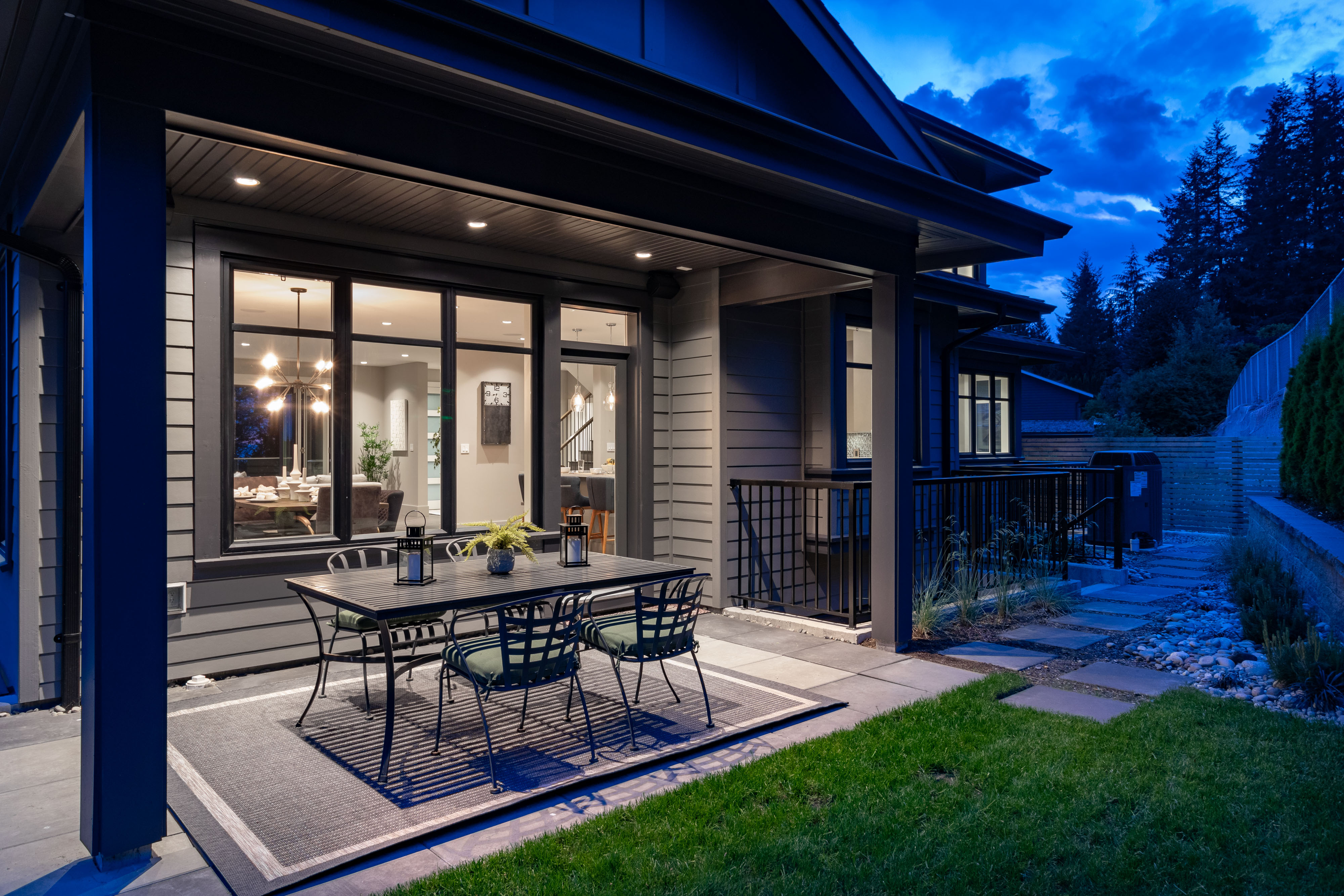 286 Monteray Avenue, North Vancouver 3