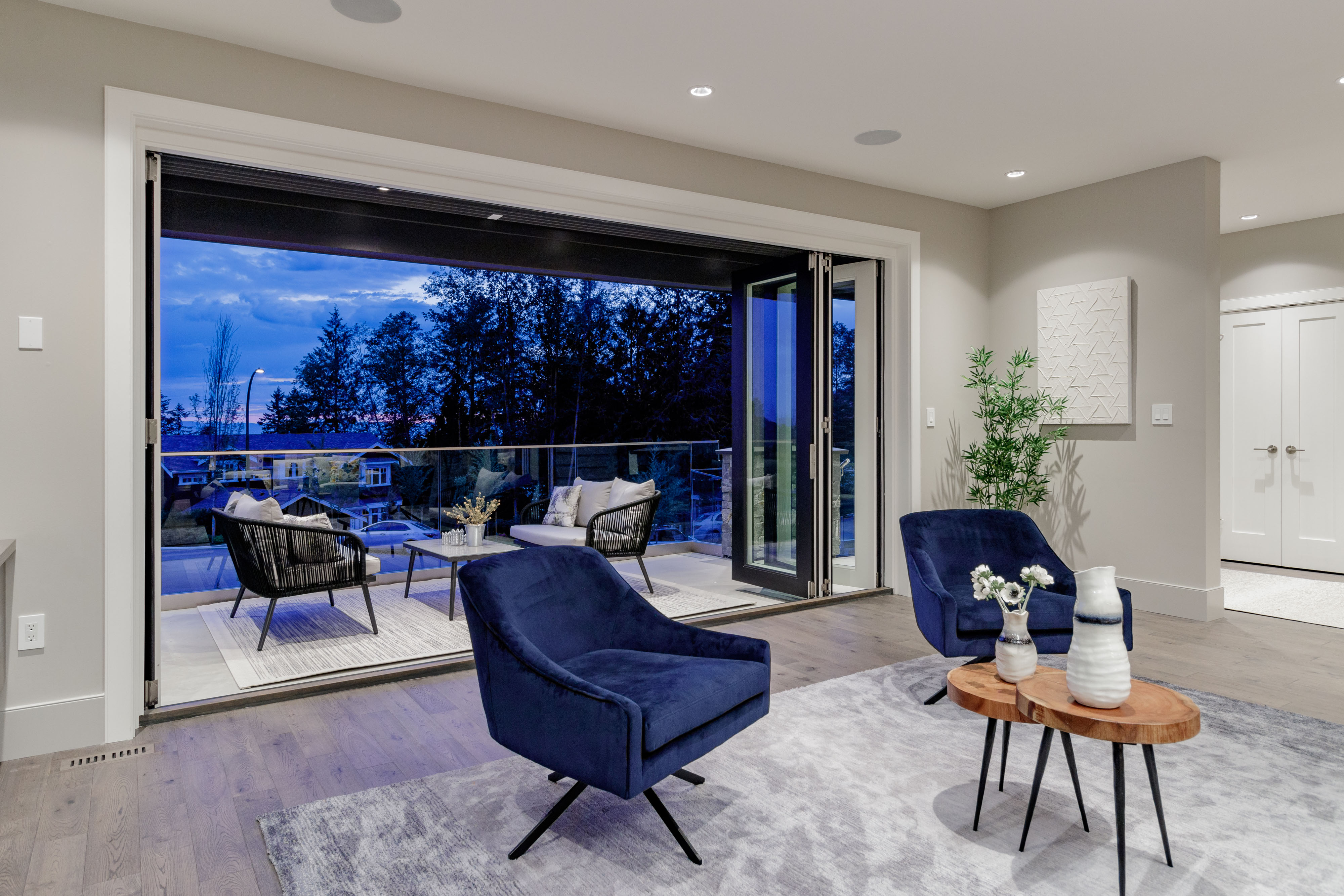 286 Monteray Avenue, North Vancouver 9
