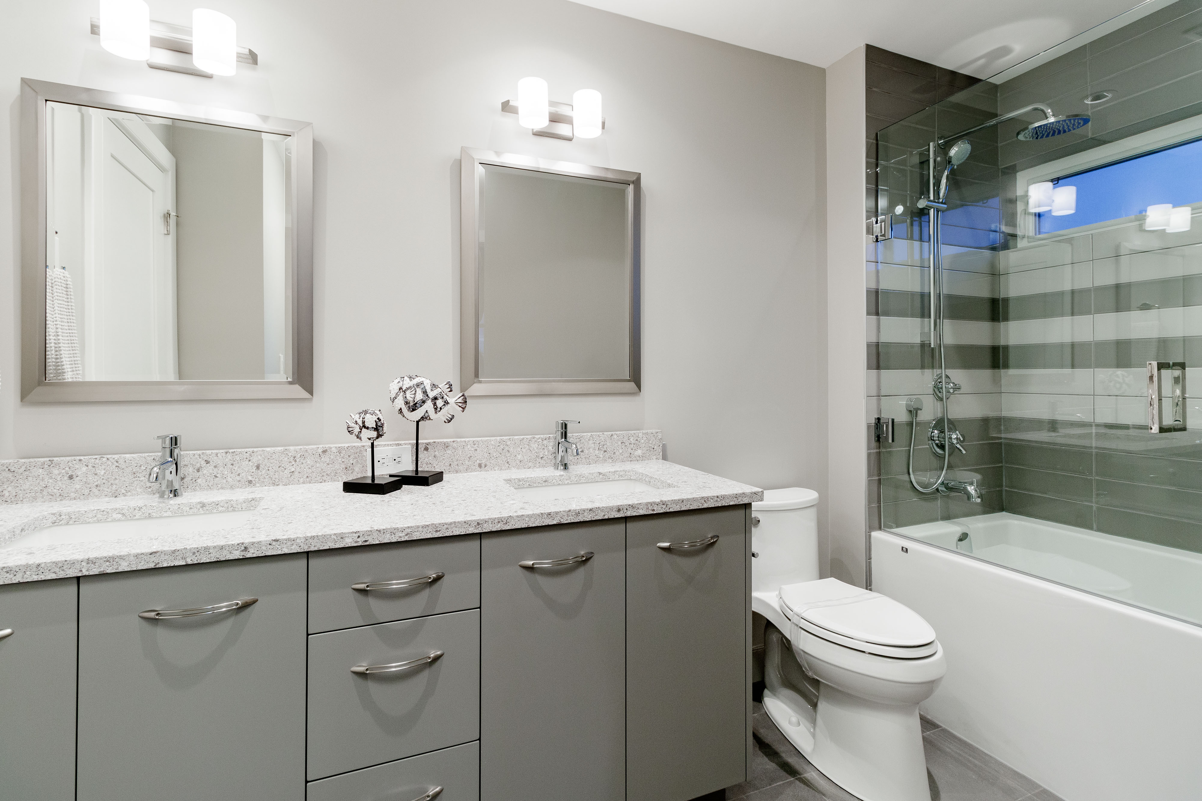 286 Monteray Avenue, North Vancouver 39