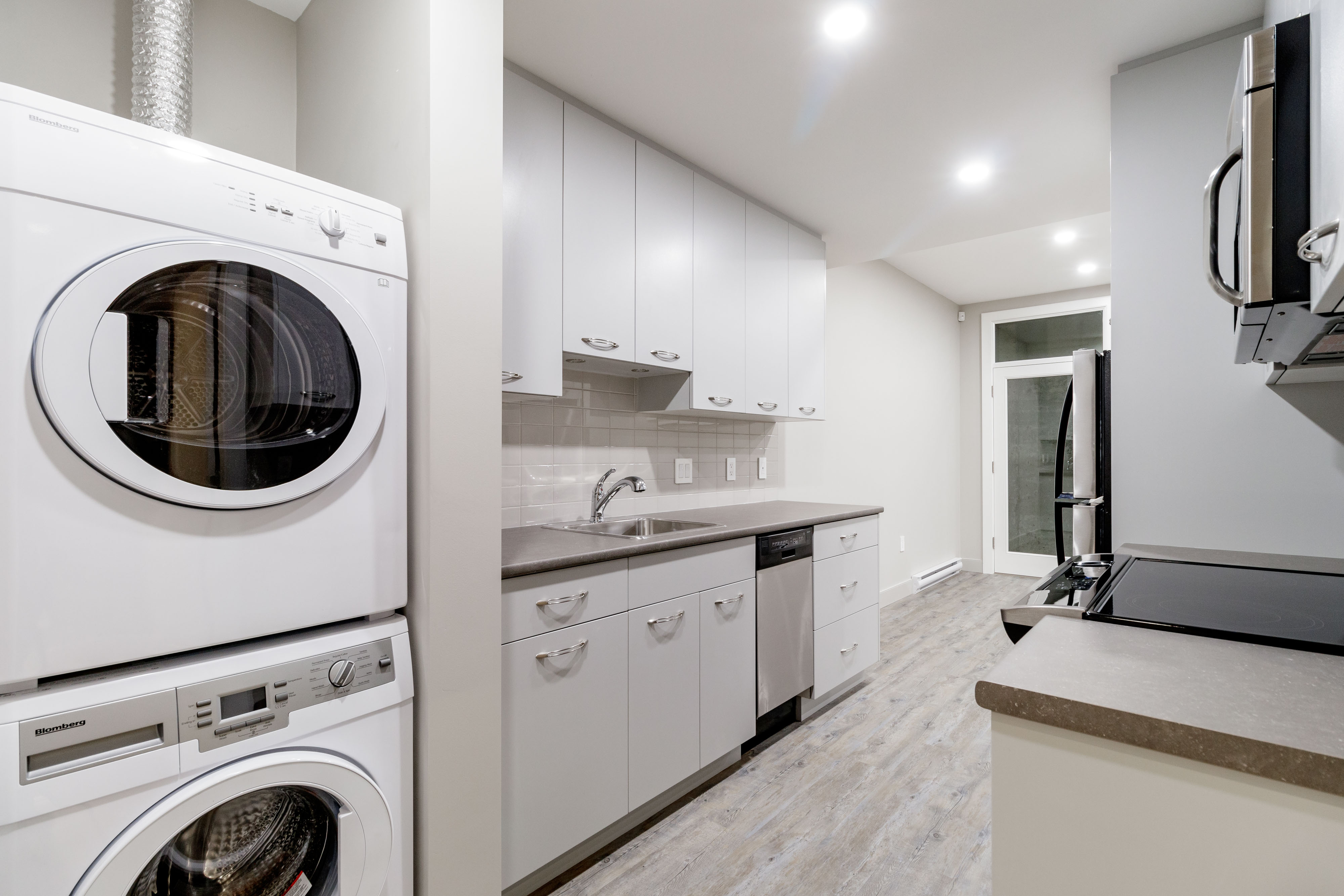 286 Monteray Avenue, North Vancouver 43