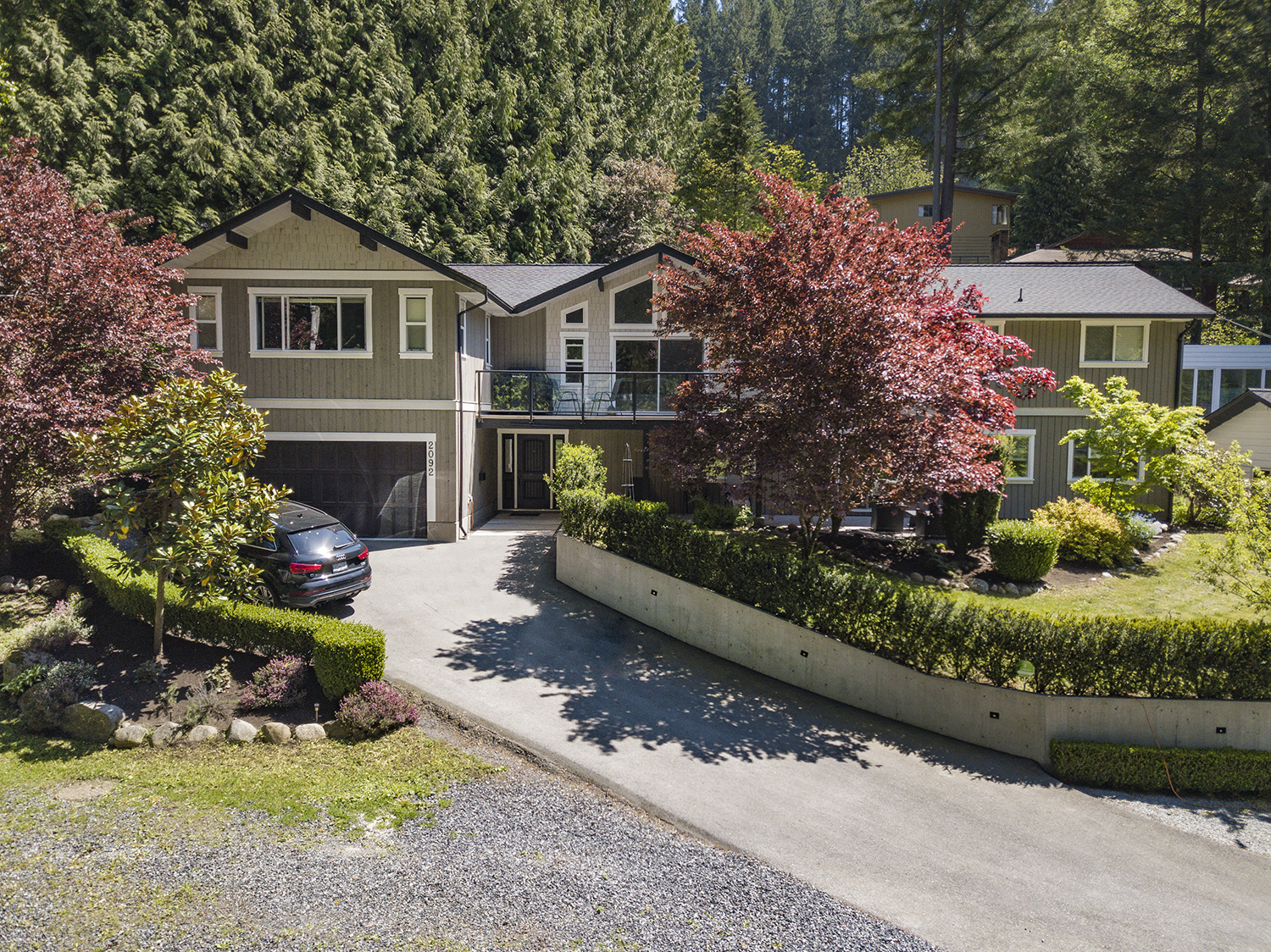 2092 Riverside Drive, North Vancouver 2