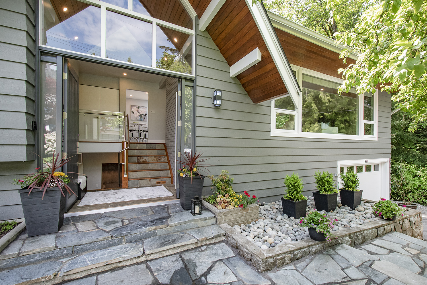 979 Prospect Ave, North Vancouver 52