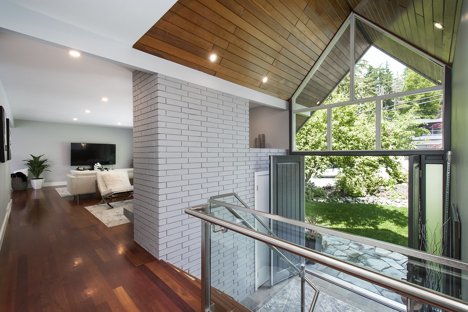 979 Prospect Ave, North Vancouver 11