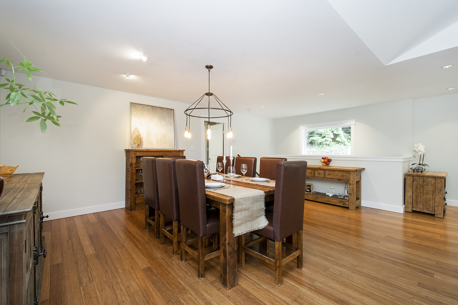 2092 Riverside Drive, North Vancouver 16