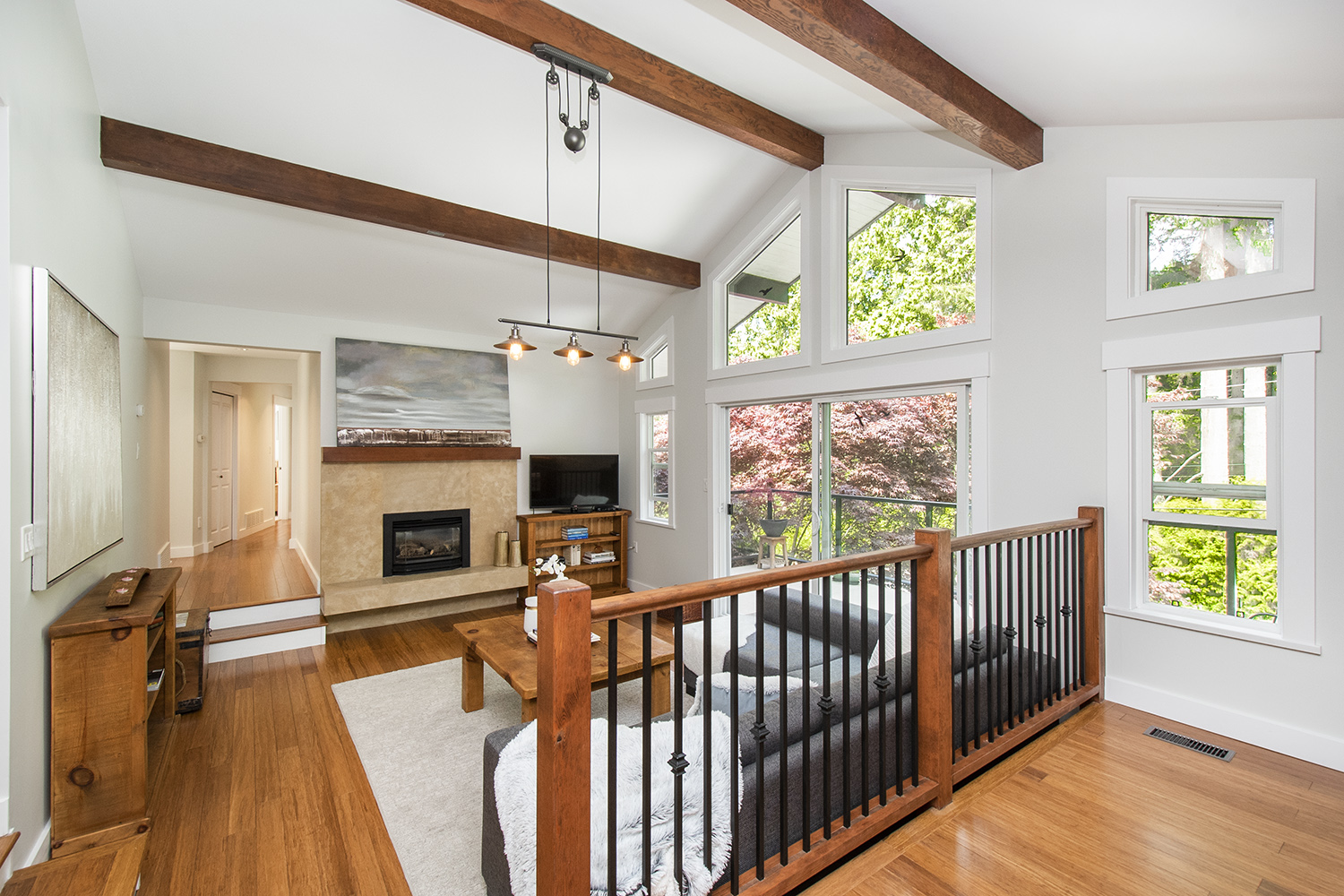 2092 Riverside Drive, North Vancouver 9