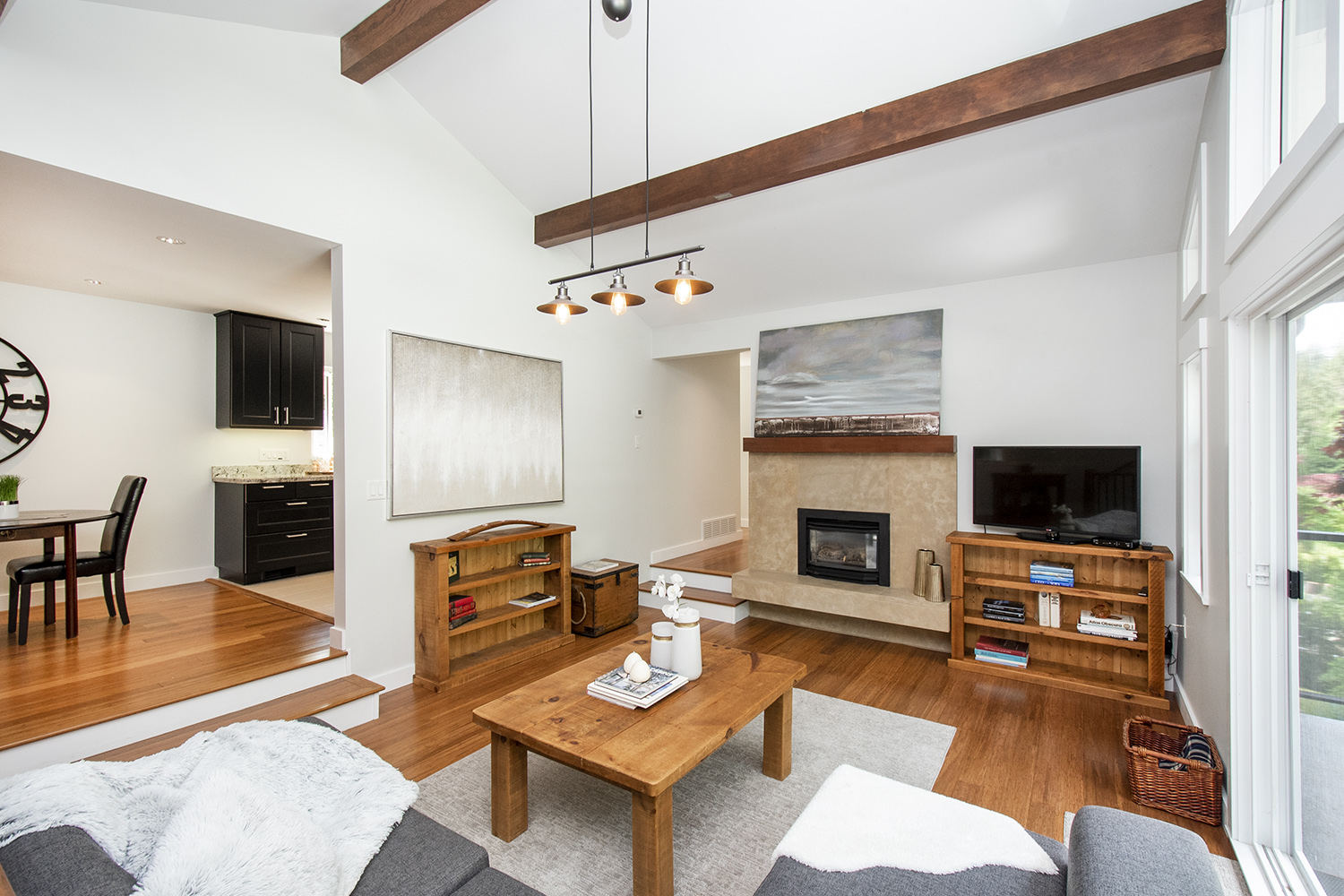 2092 Riverside Drive, North Vancouver 5