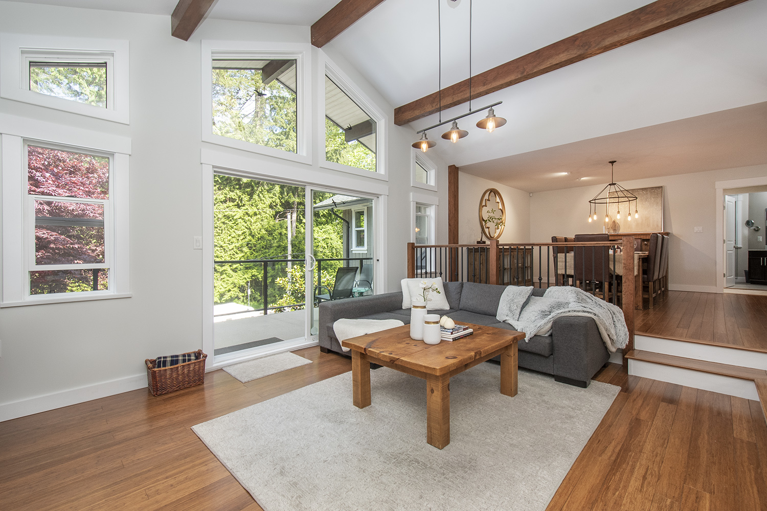 2092 Riverside Drive, North Vancouver 6