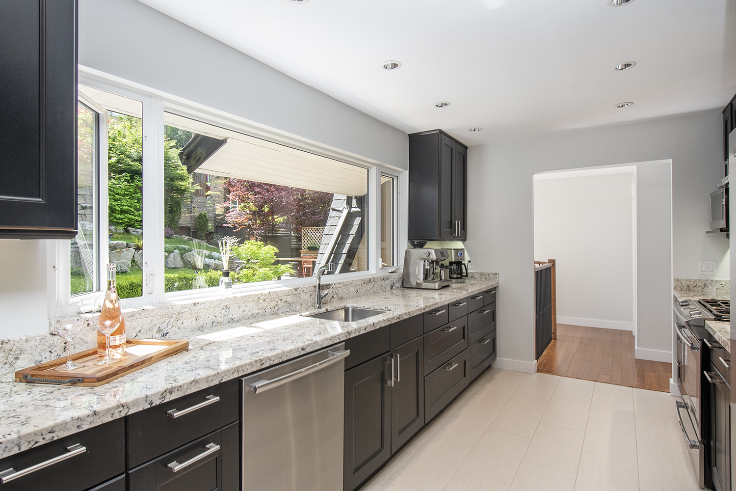 2092 Riverside Drive, North Vancouver 17