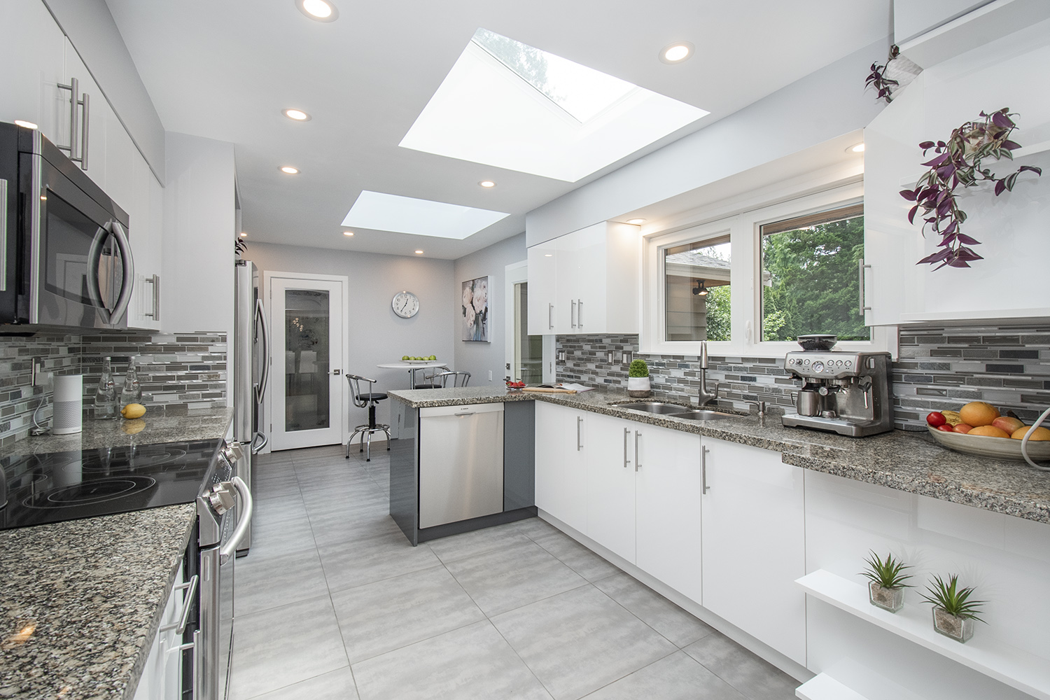 979 Prospect Ave, North Vancouver 23