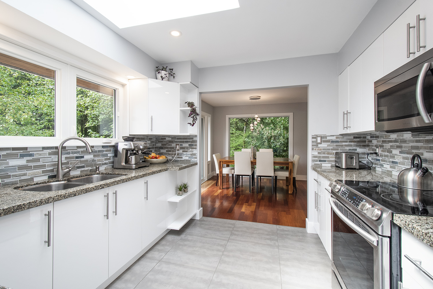 979 Prospect Ave, North Vancouver 24