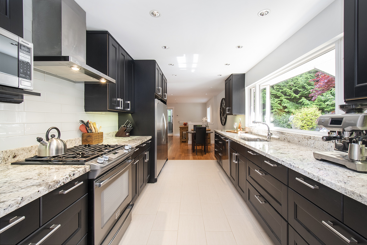 2092 Riverside Drive, North Vancouver 18