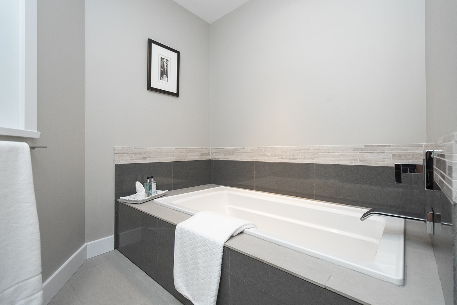 2092 Riverside Drive, North Vancouver 31
