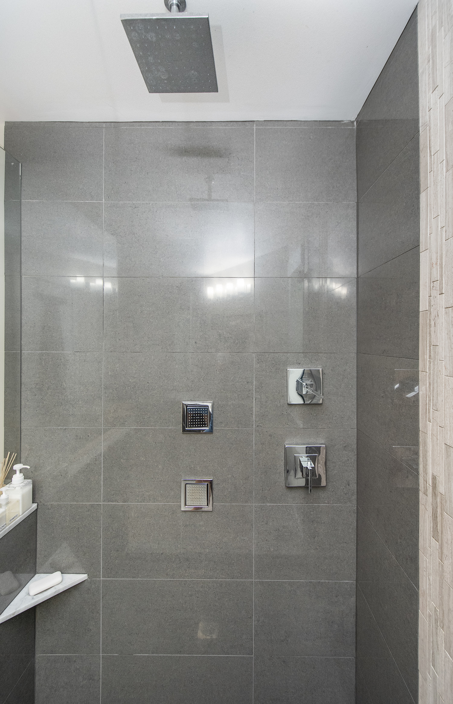 2092 Riverside Drive, North Vancouver 33