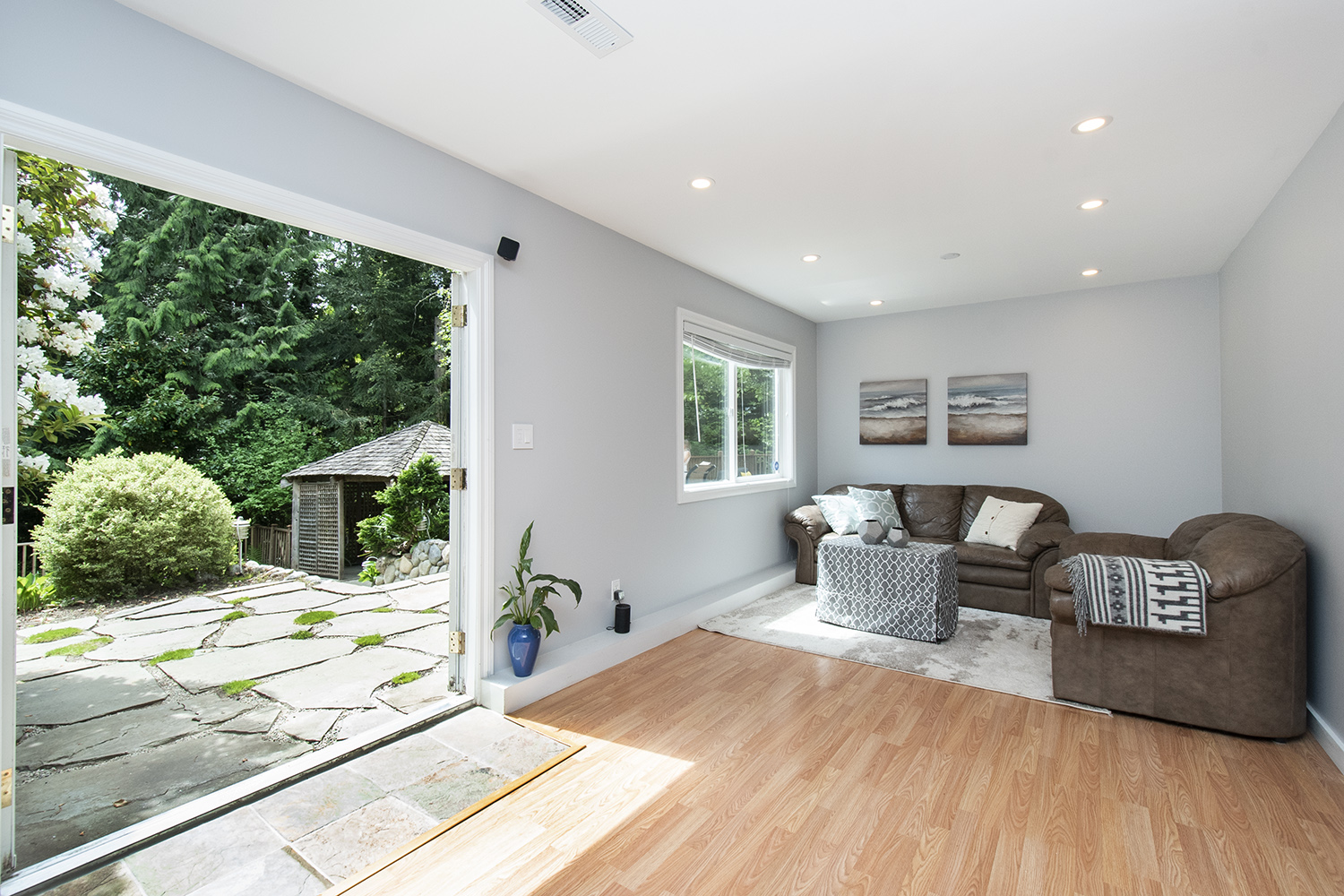 979 Prospect Ave, North Vancouver 38