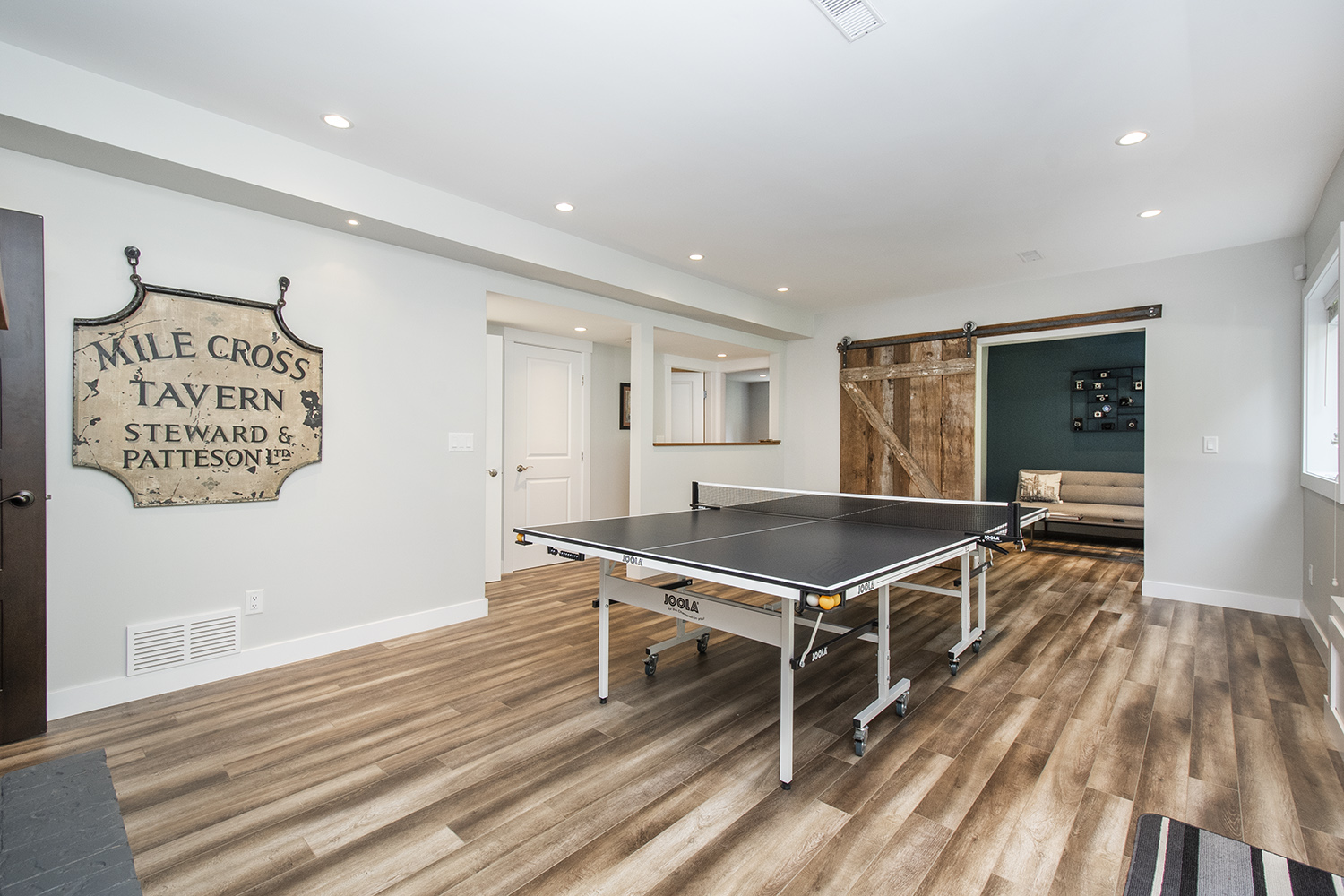 2092 Riverside Drive, North Vancouver 50