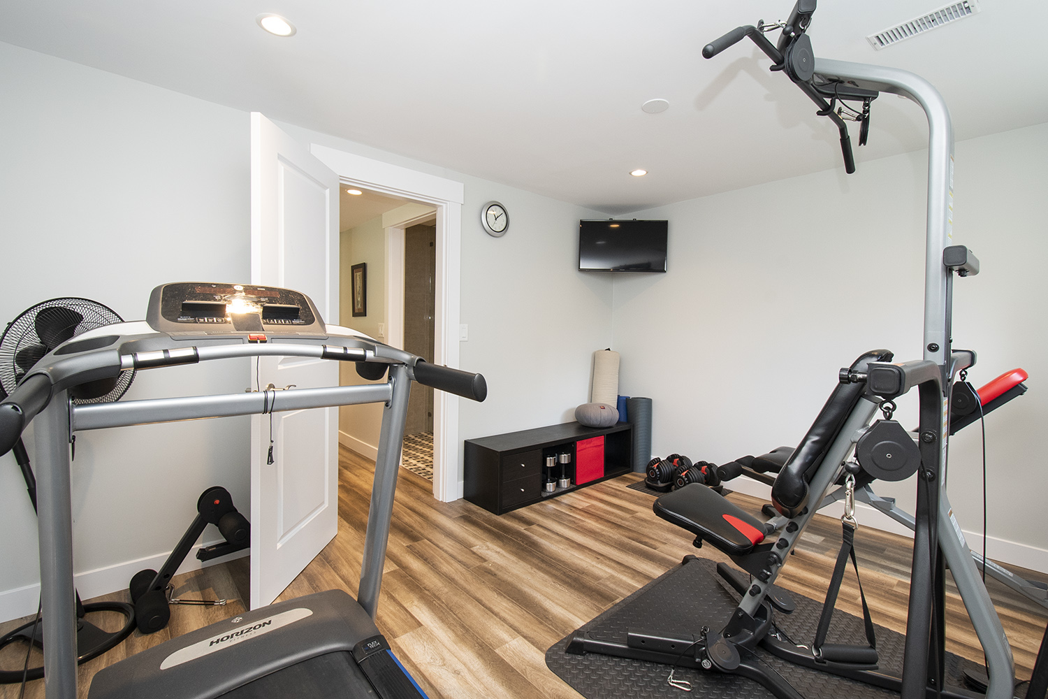 2092 Riverside Drive, North Vancouver 48
