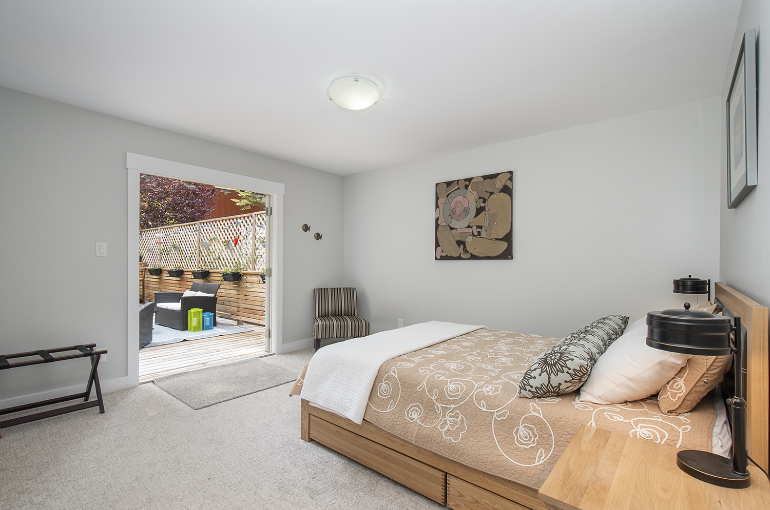 2092 Riverside Drive, North Vancouver 34