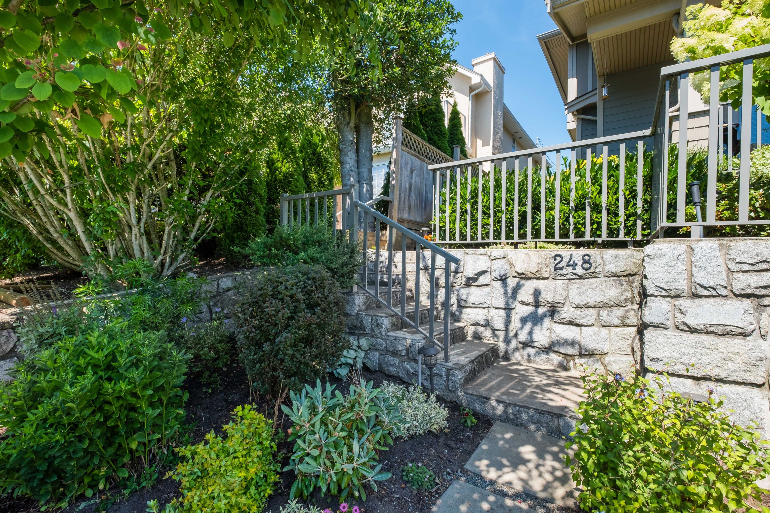 248 E 6th Street, North Vancouver 50