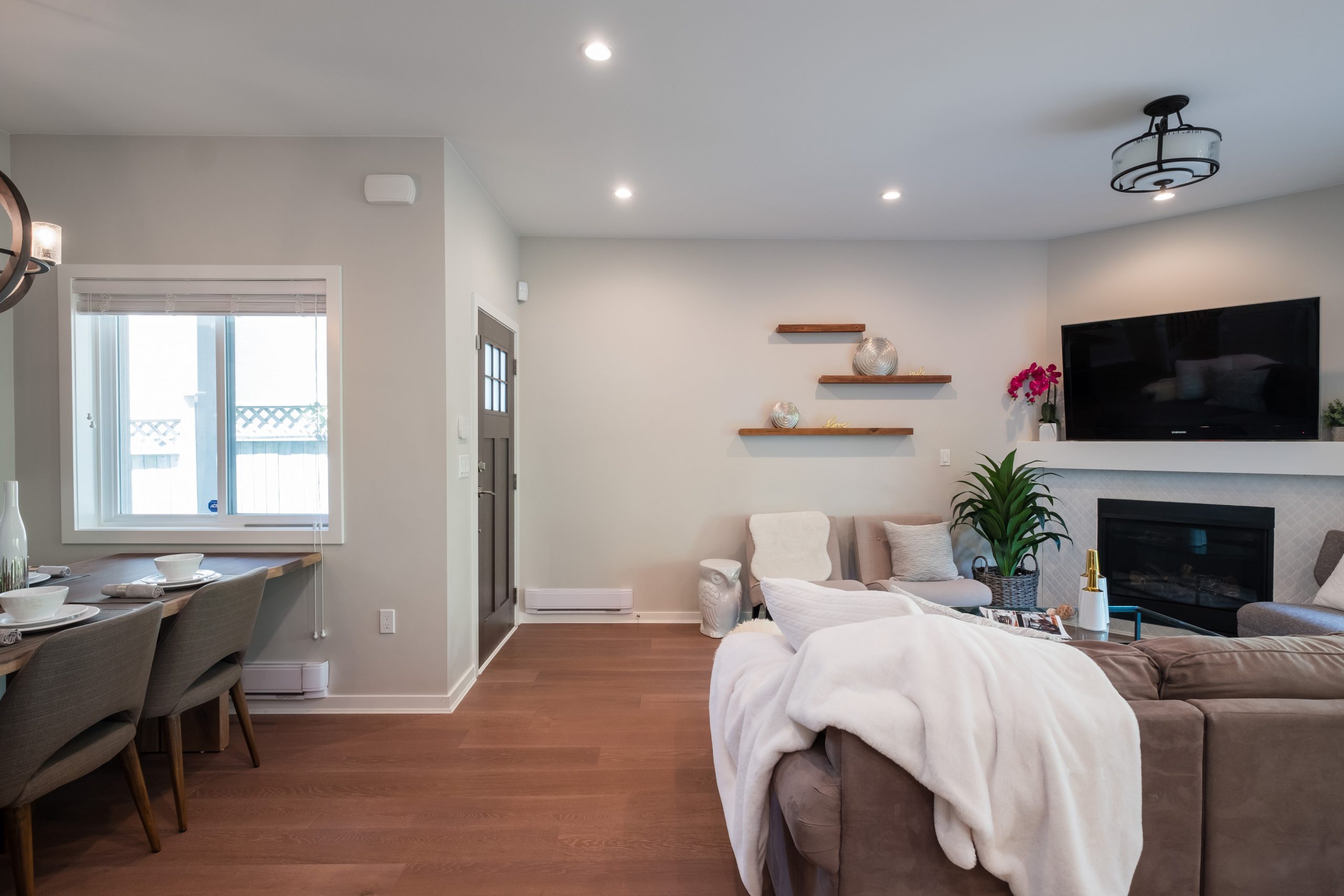 248 E 6th Street, North Vancouver 10