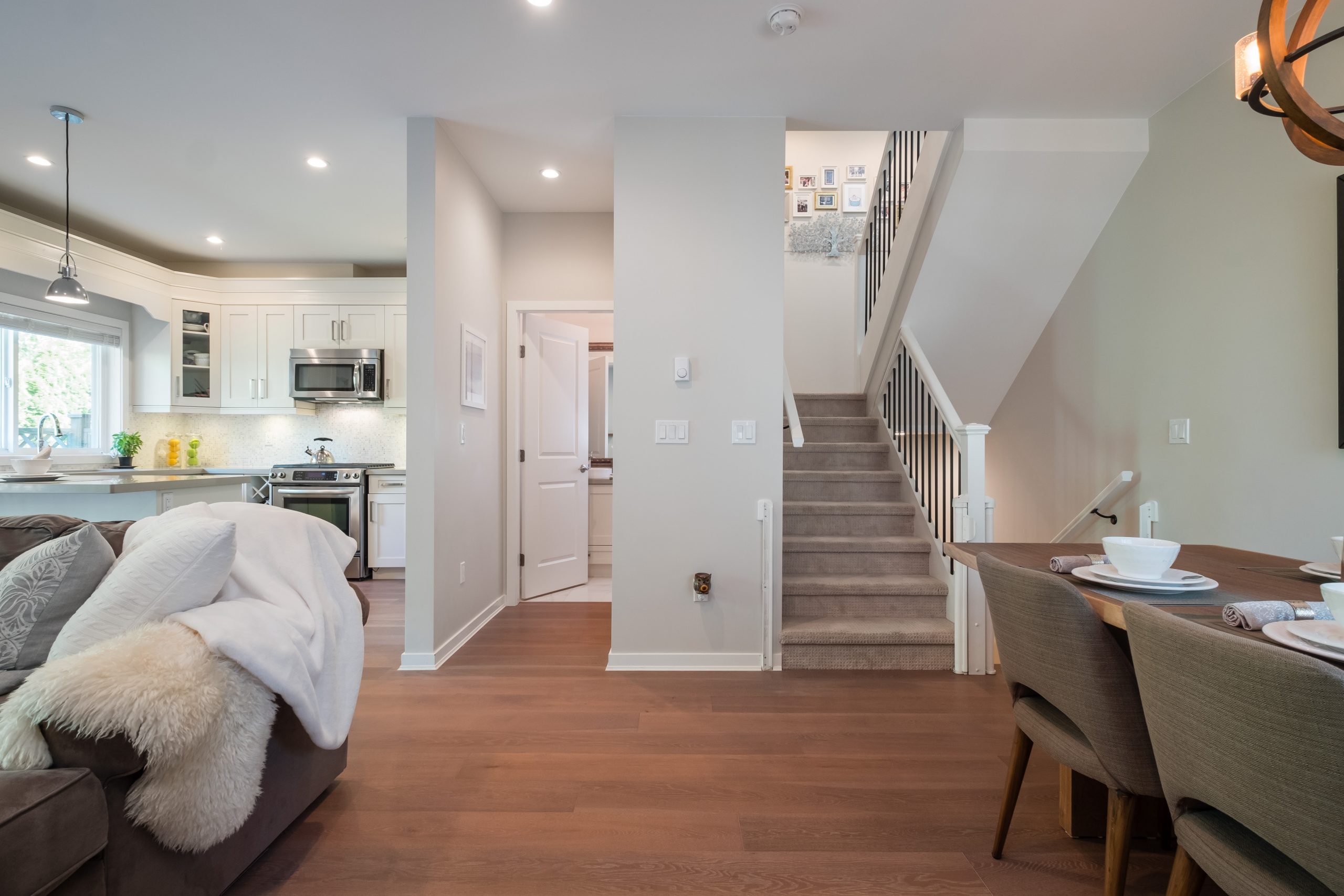 248 E 6th Street, North Vancouver 13