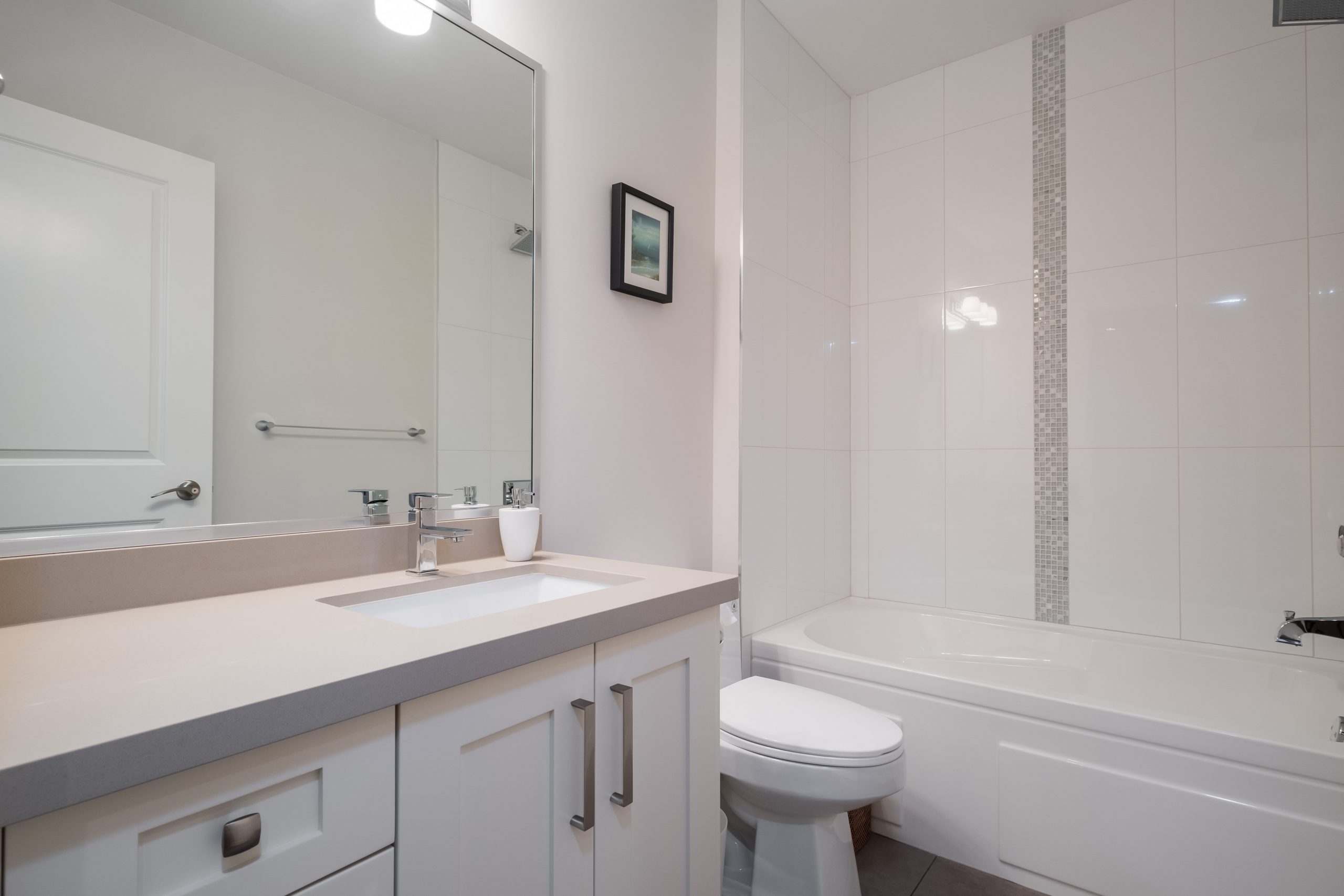 248 E 6th Street, North Vancouver 26