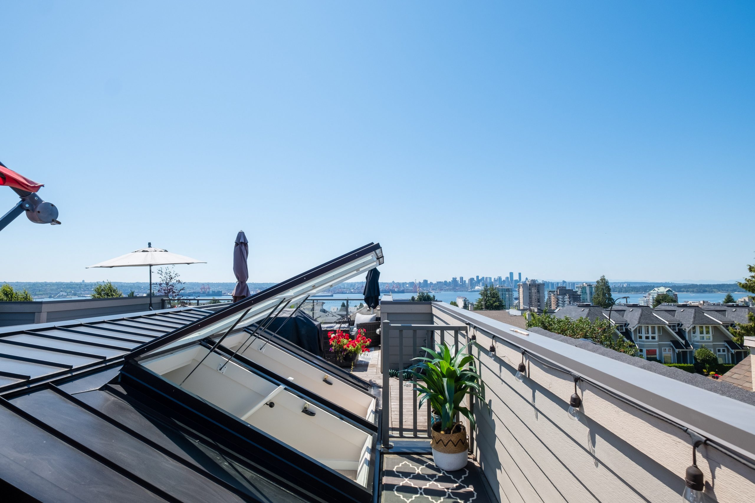 248 E 6th Street, North Vancouver 34