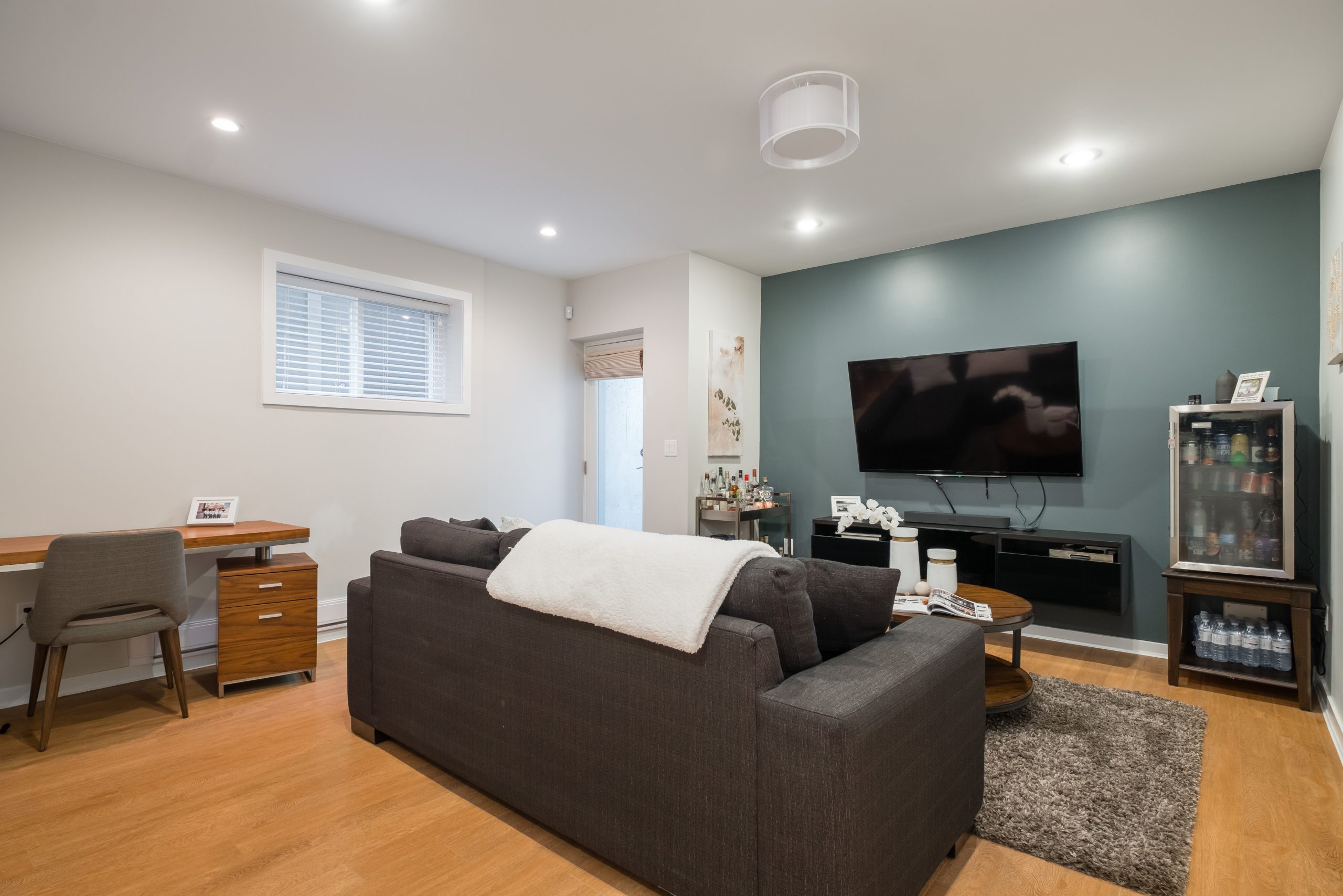248 E 6th Street, North Vancouver 43