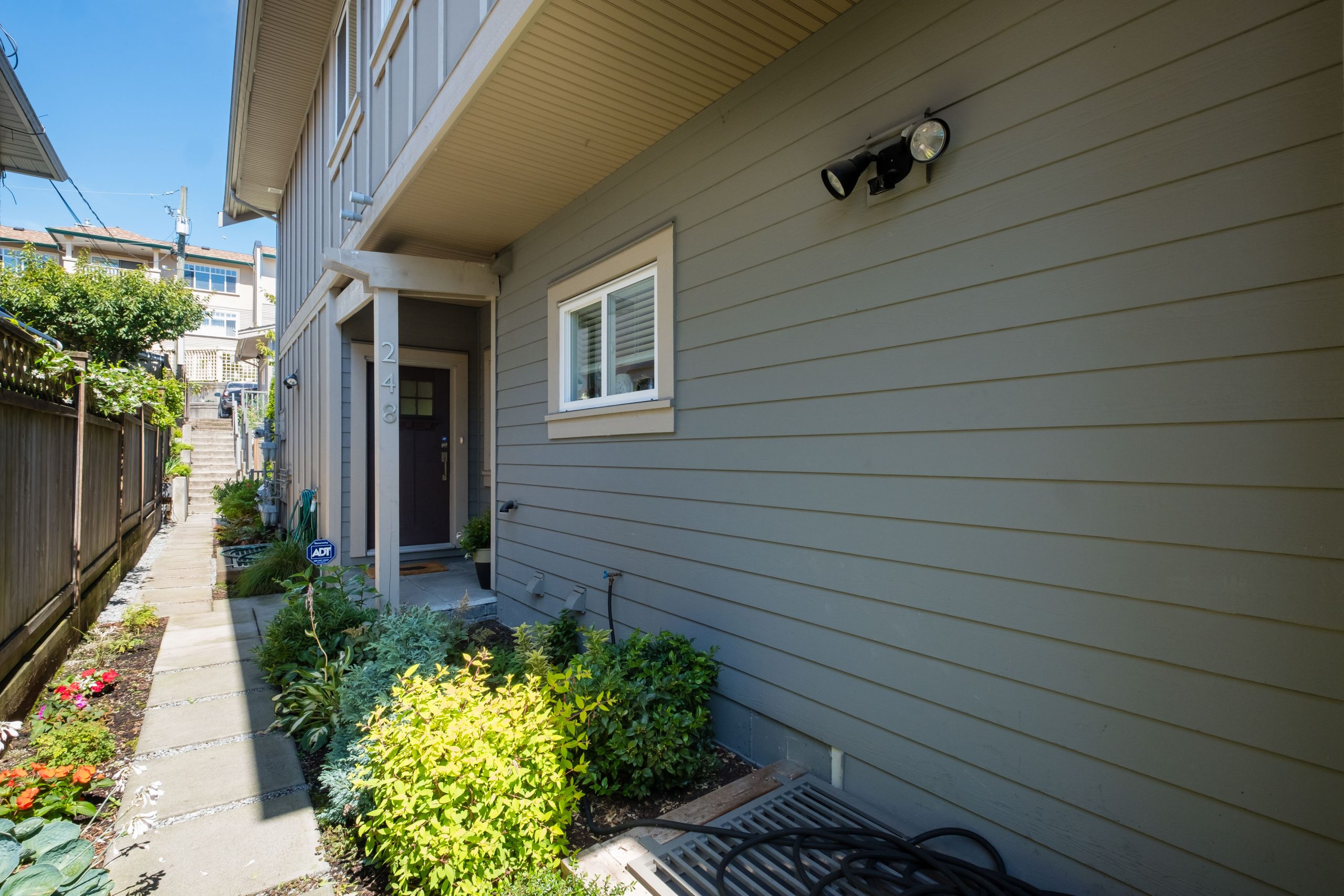 248 E 6th Street, North Vancouver 49
