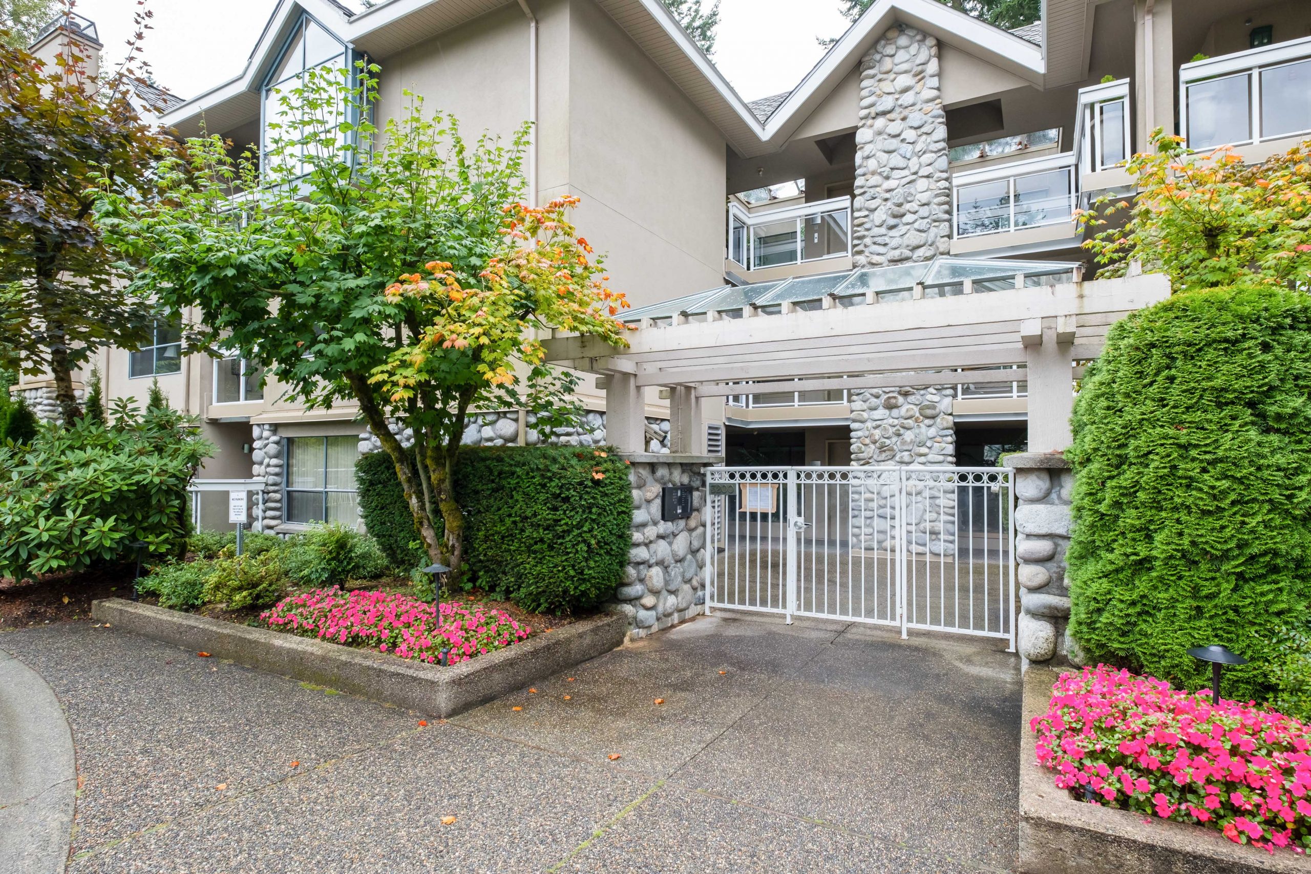 #203 - 3200 Capilano Crescent, North Vancouver 26