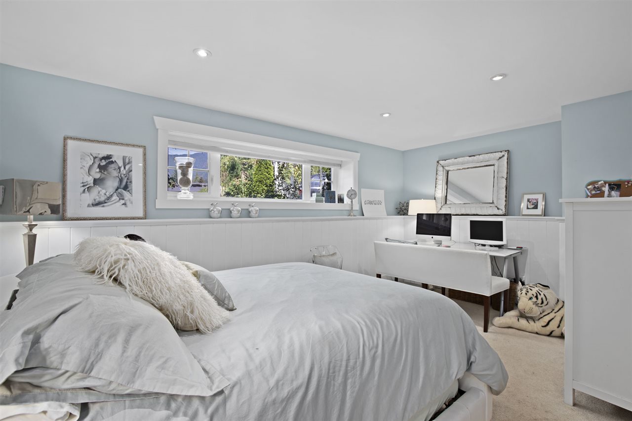 SOLD!! 1225 Greenbriar Way, North Vancouver 19