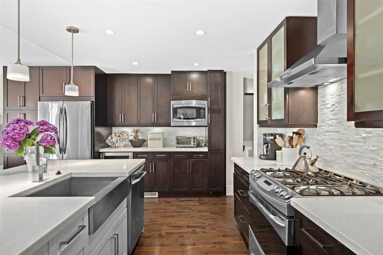SOLD!! 1225 Greenbriar Way, North Vancouver 8