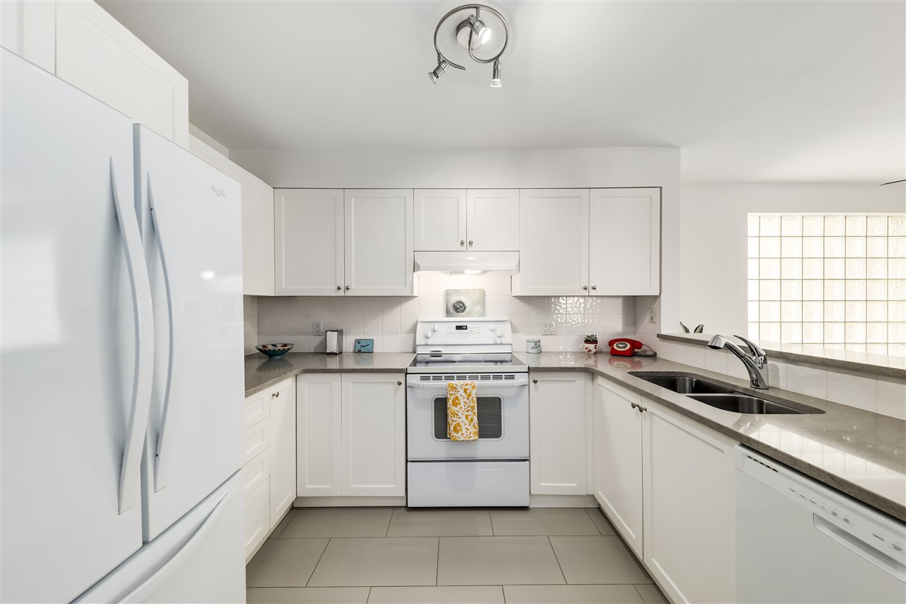#201 - 137 W 17th St, North Vancouver 12