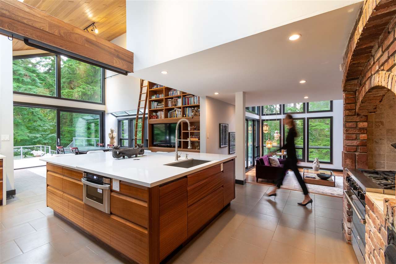 2889 Allan Road, North Vancouver 6